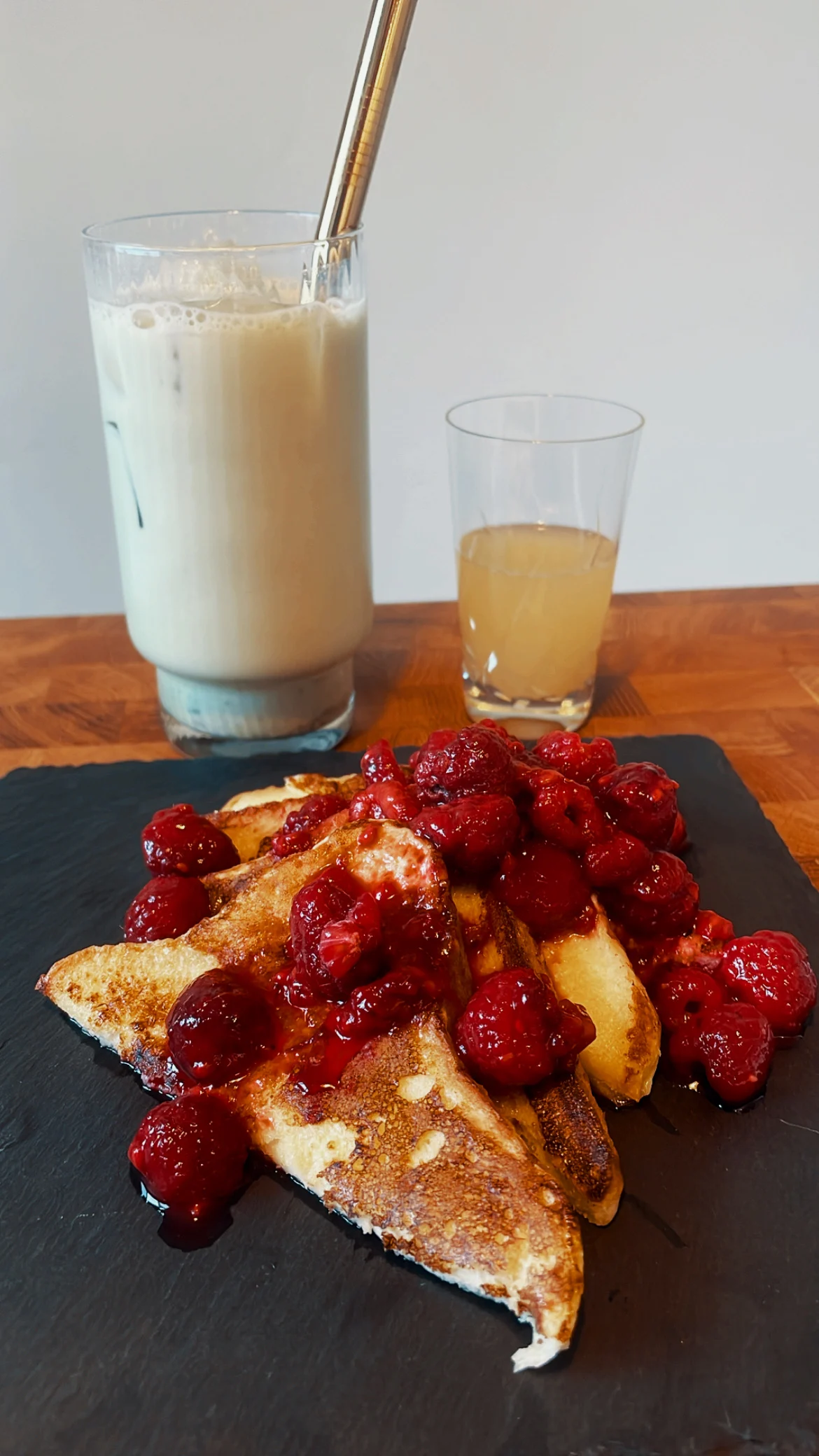 french-toast-(with-berries)