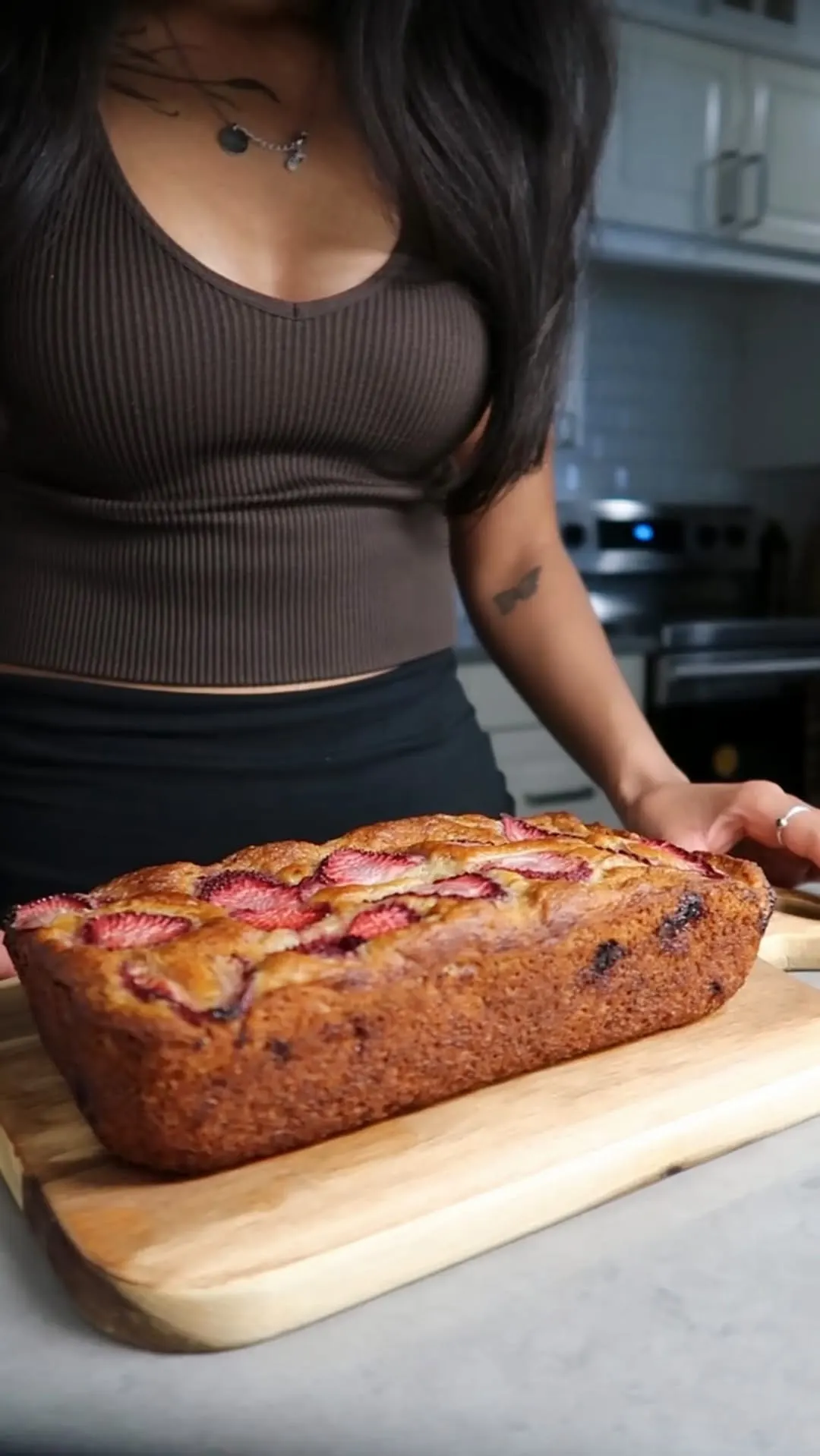 vegan-strawberry-banana-bread