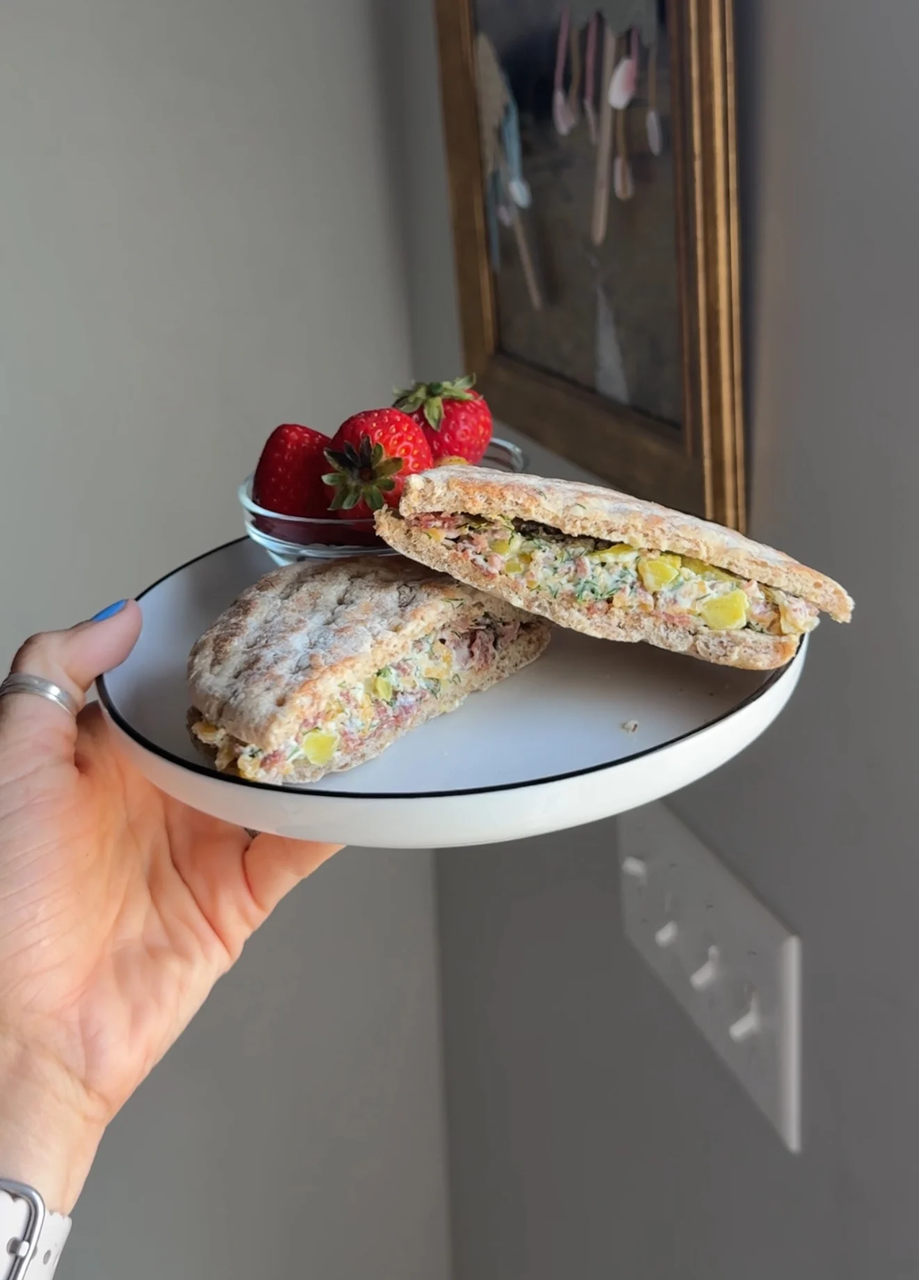 creamy-cheese-bacon-pickle-loaded-sandwich