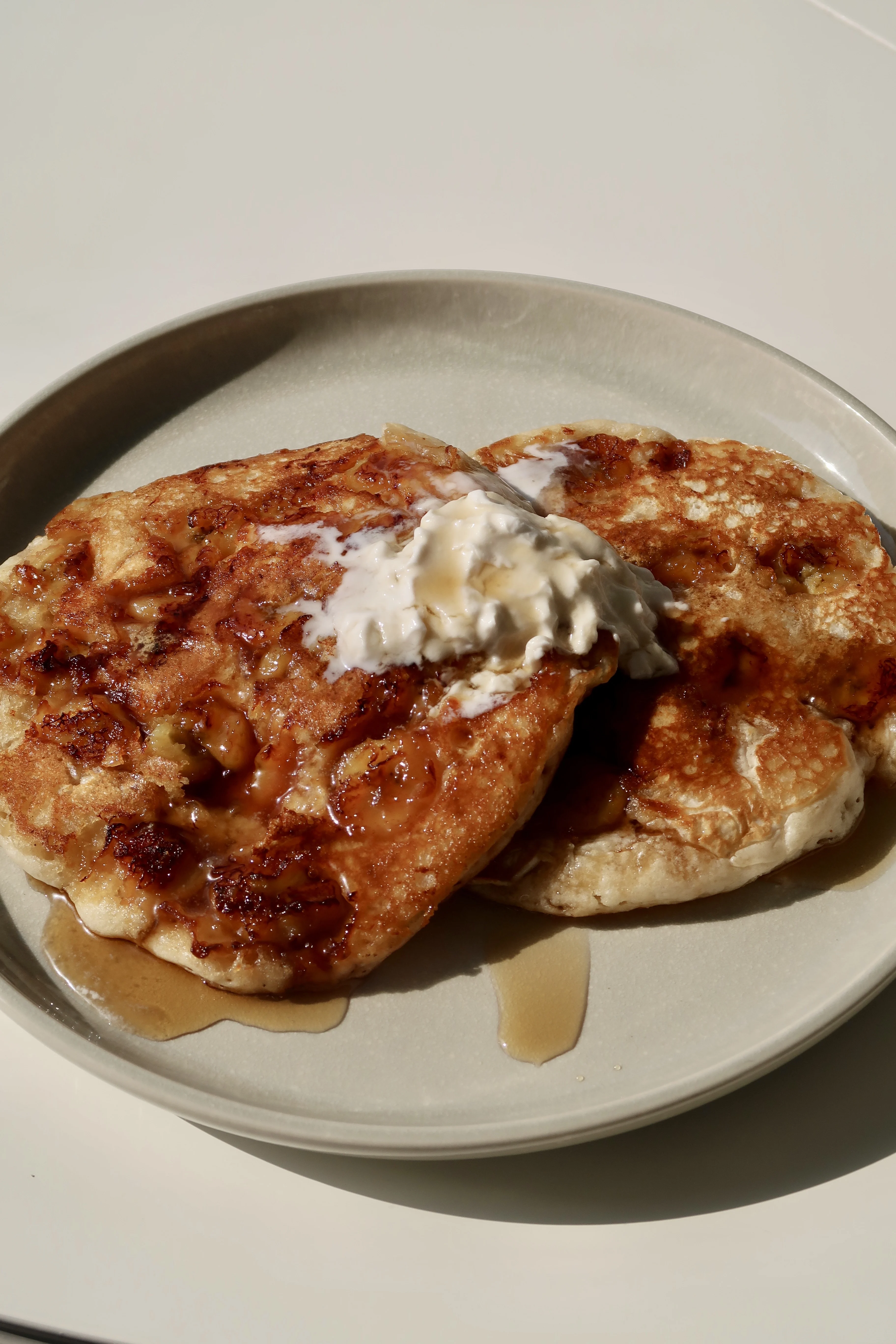 caramelized-banana-pancakes