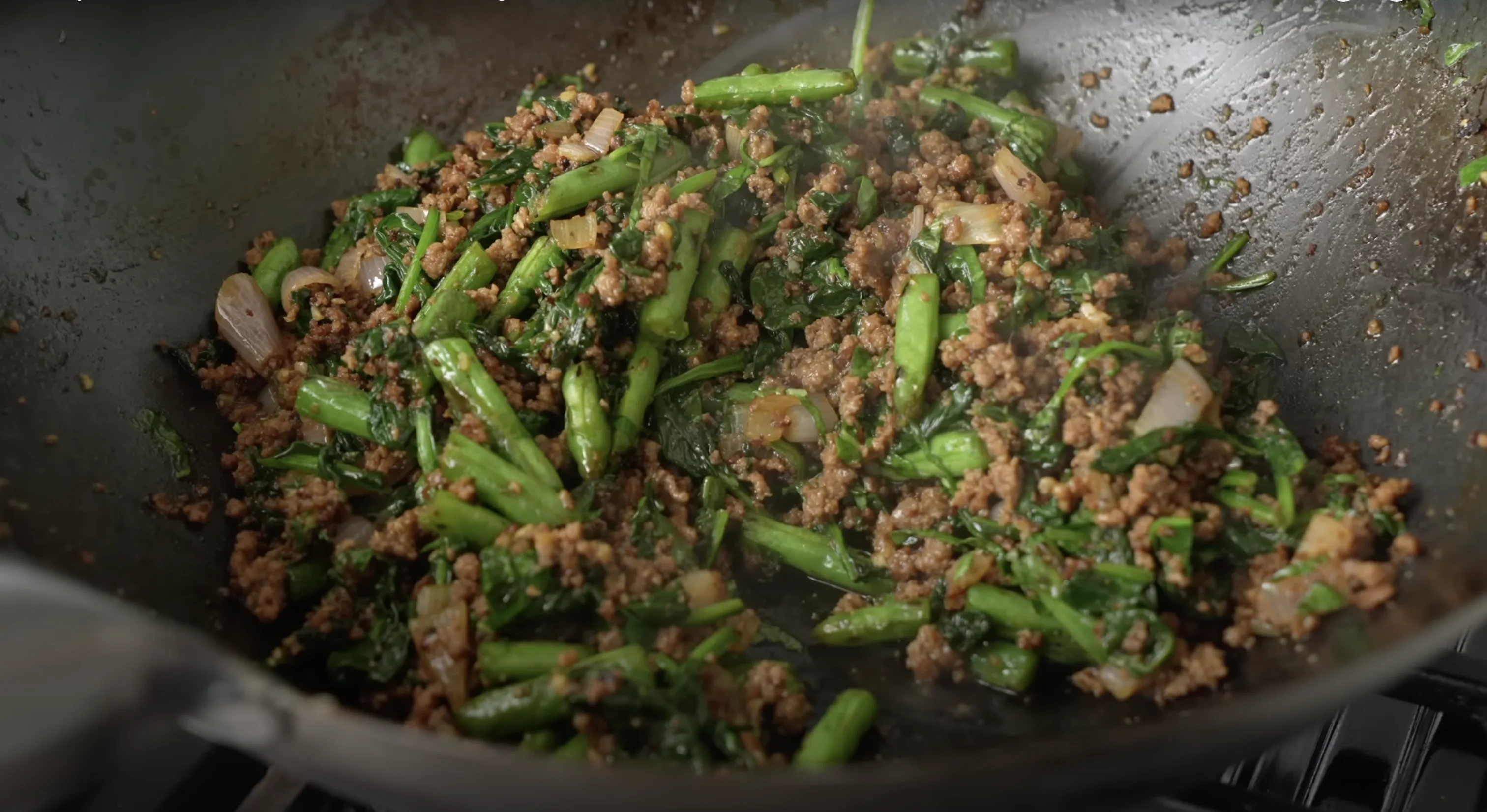 brian-l's-thai-inspired-ground-beef-pad-kra-pad
