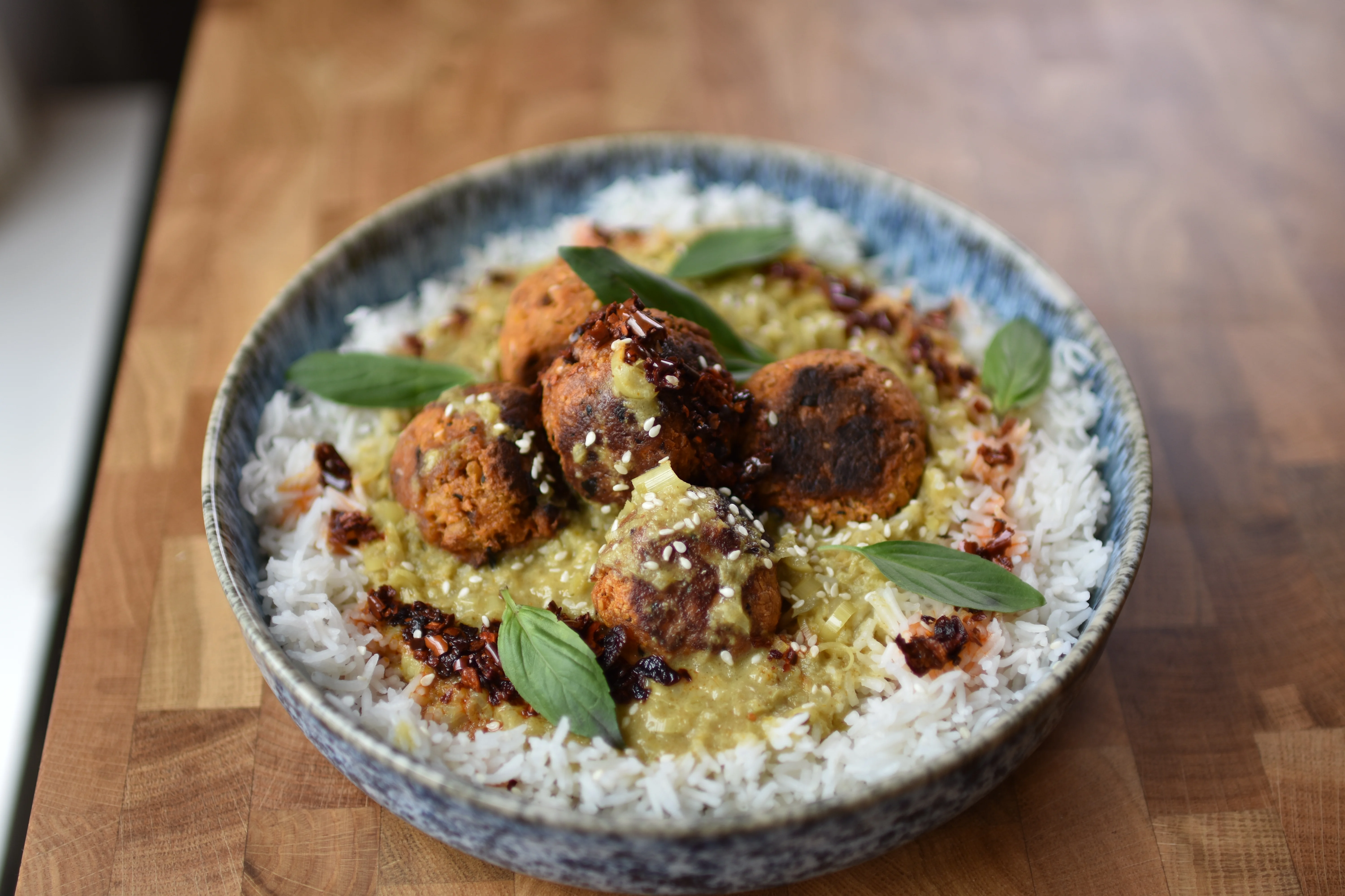 lemongrass-meatballs-and-yellow-thai-curry