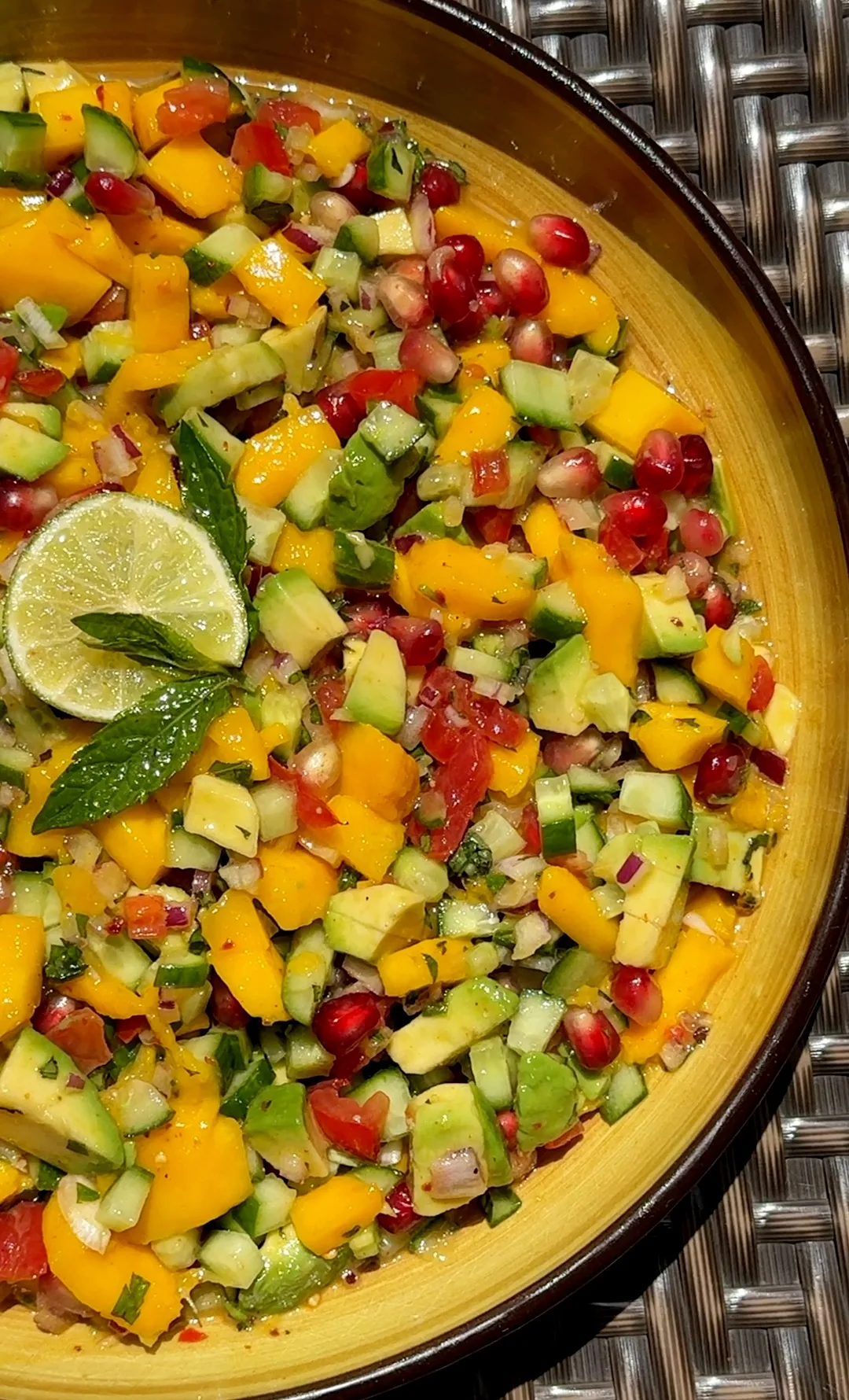 mango-avocado-salad-with-mint-and-lime-dressing