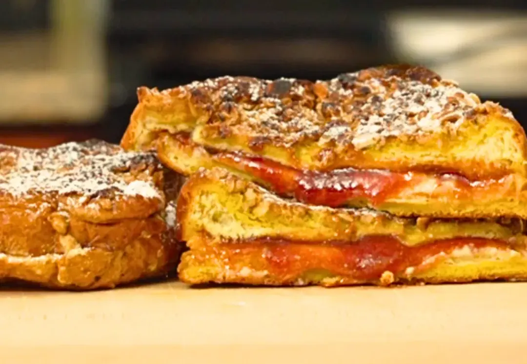 guava-and-cheese-french-toast