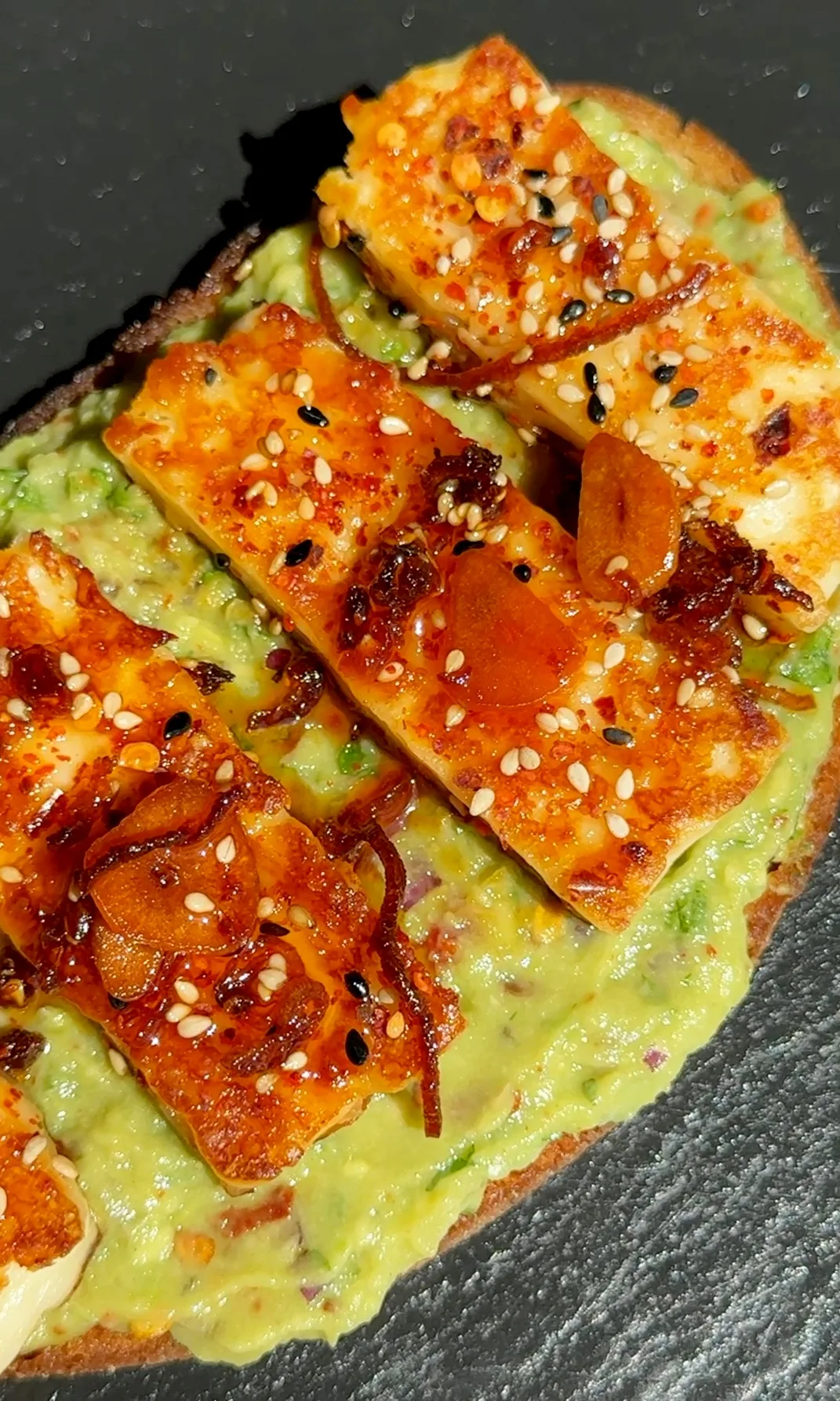 guacamole-halloumi-toast