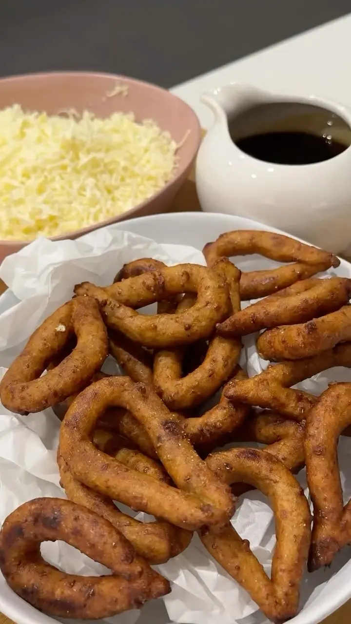 plantain-and-cheese-fritters-or-mandocas