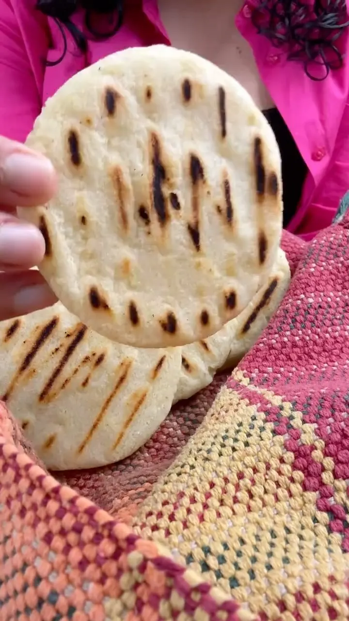 venezuelan-cornmeal-flat-bread-or-arepas