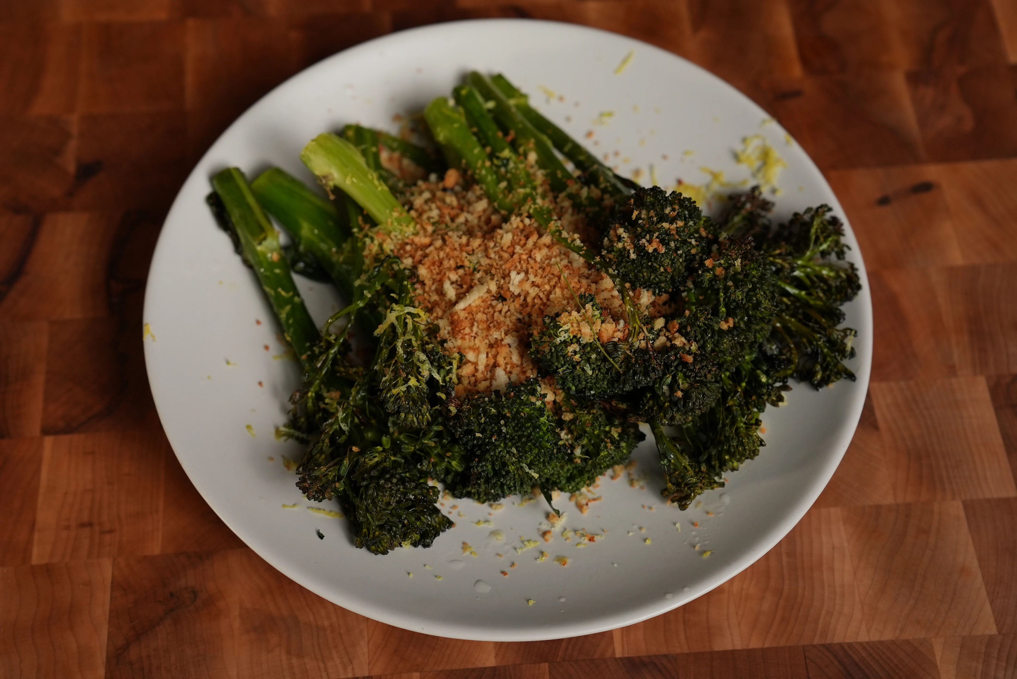 broccolini-with-garlic-thyme-breadcrumbs