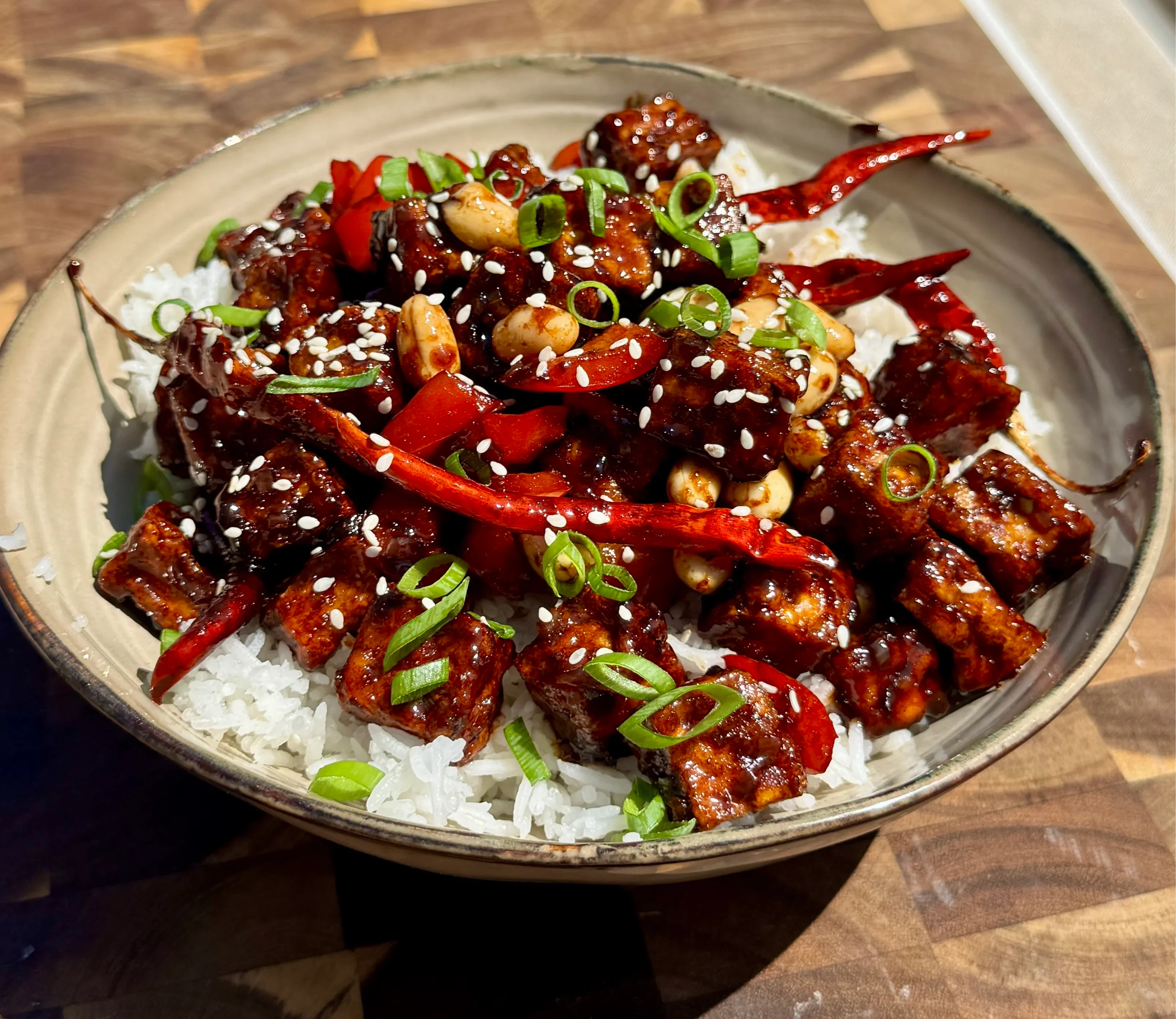 kung-pao-tofu-with-peanuts-and-red-pepper