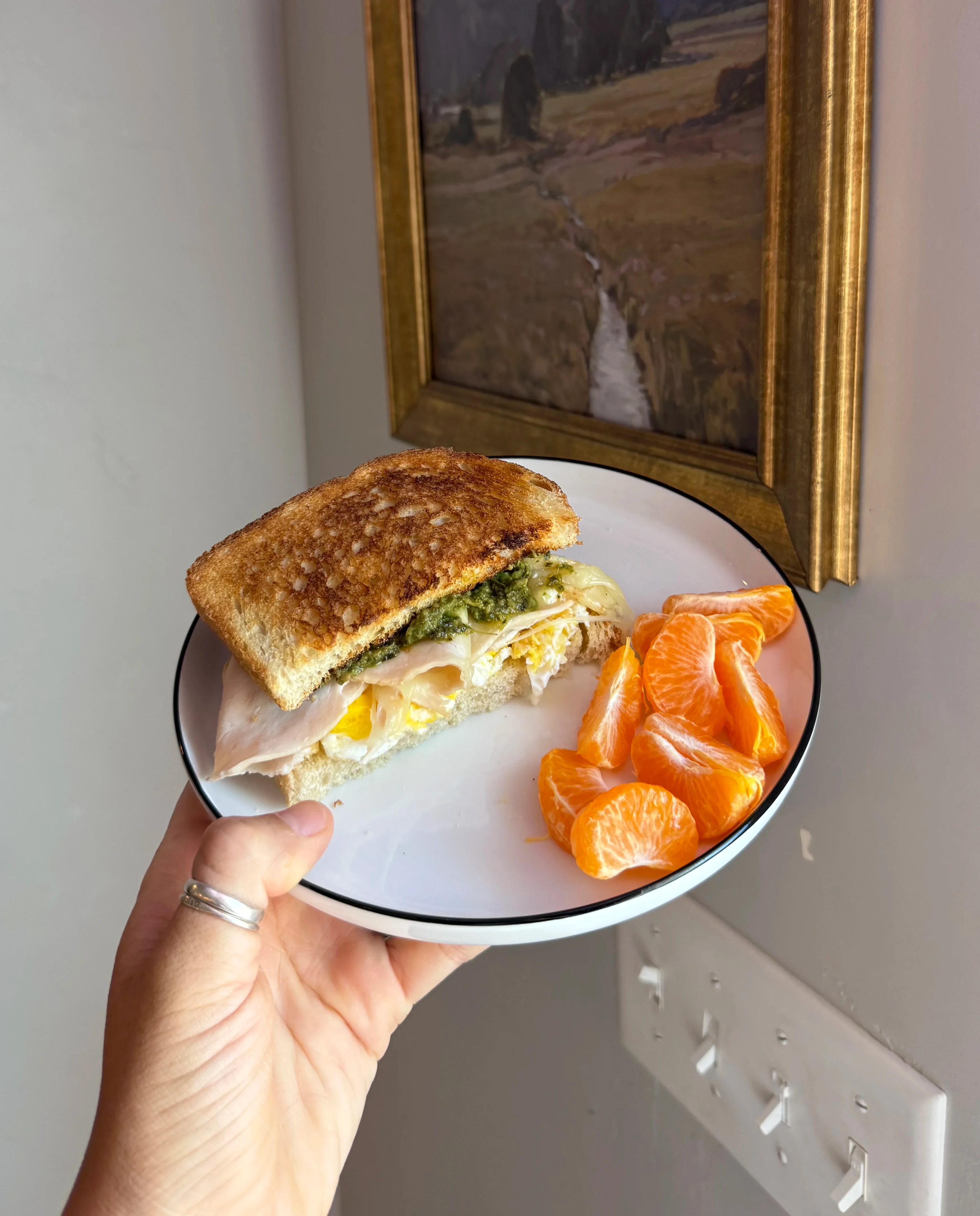 turkey-pesto-breakfast-sandwich