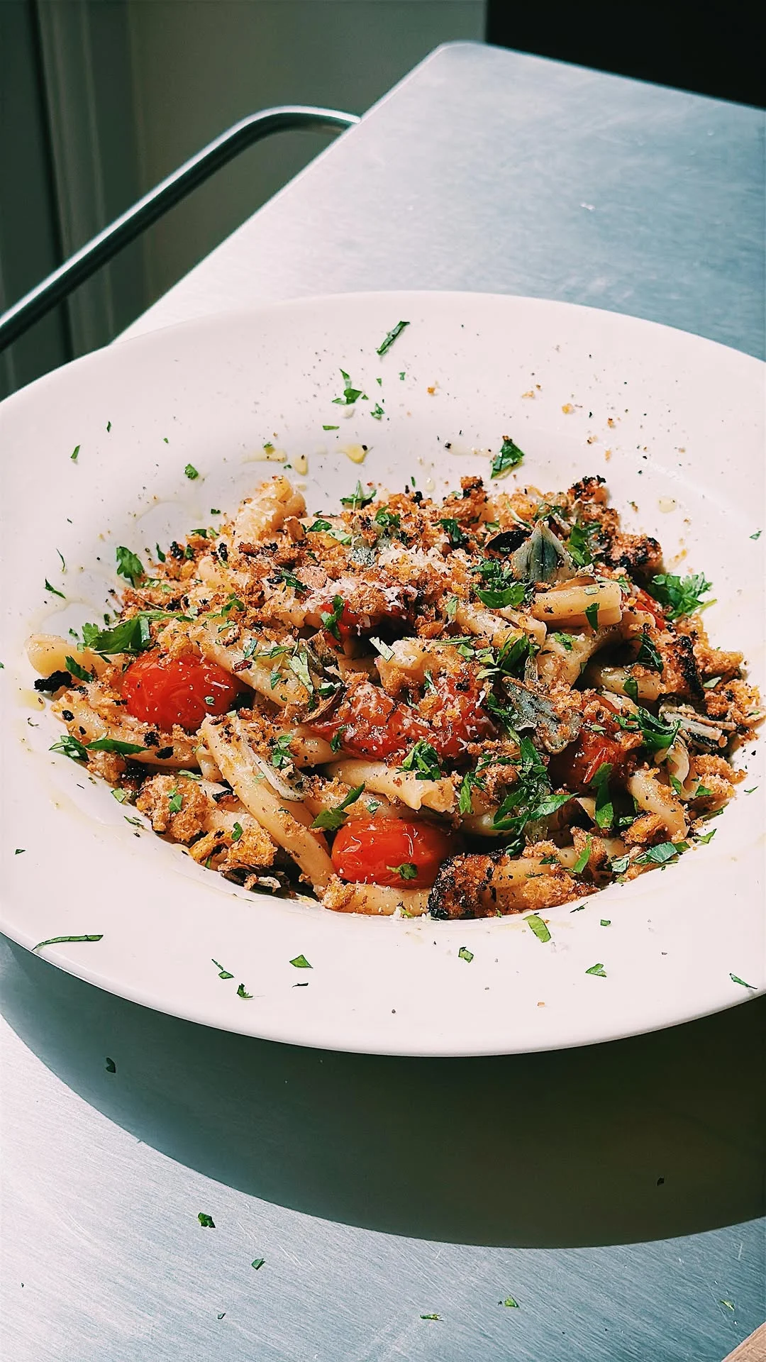 blistered-tomato-pasta-with-a-chilli-and-garlic-pangratatto