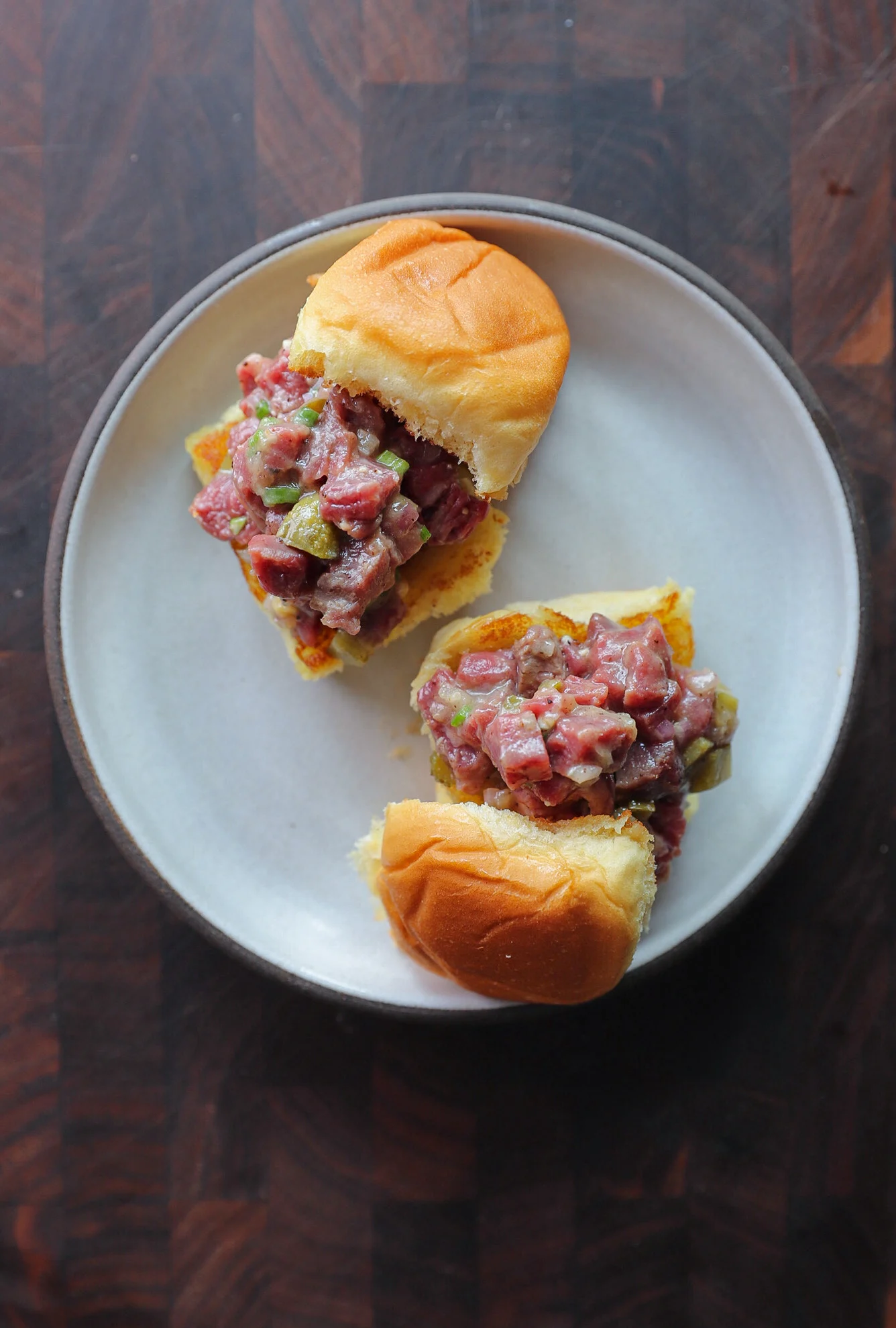 beef-tartare-sliders