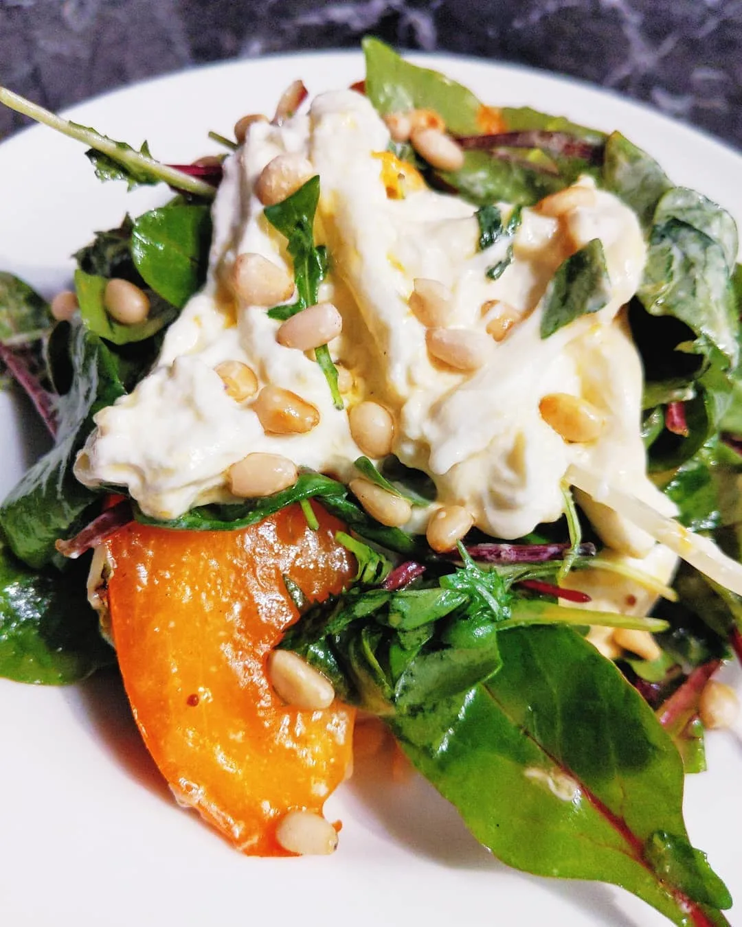 salat-s-hurmoj-i-strachatelloj