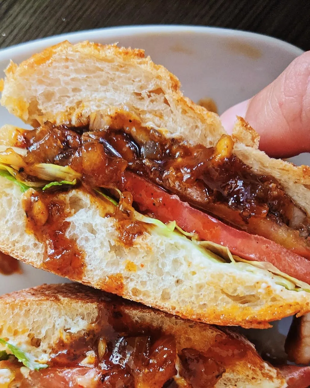 sendvich-"blt"-s-karamelnym-bekonom-(blt-sandwich)