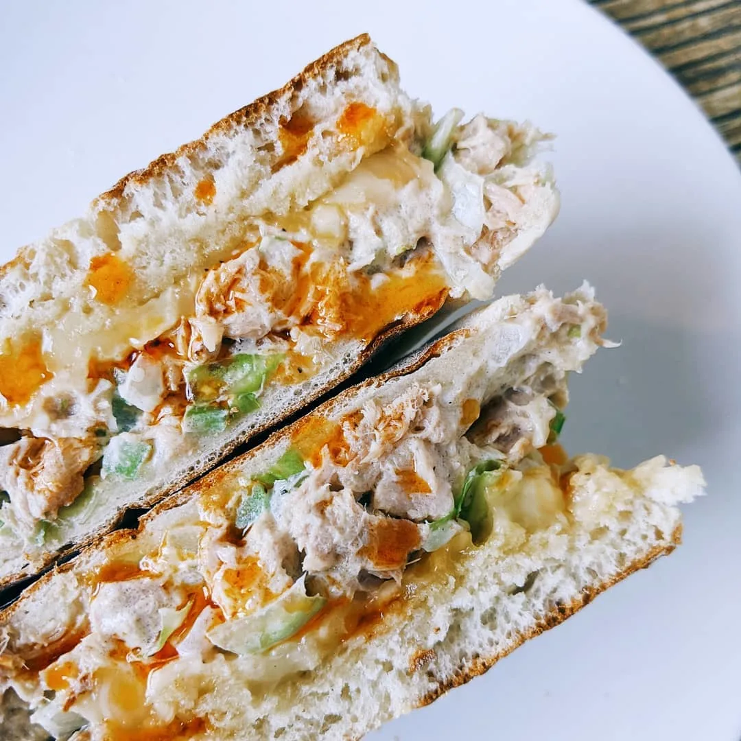 sendvich-s-tuncom-(tuna-melt-sandwich)