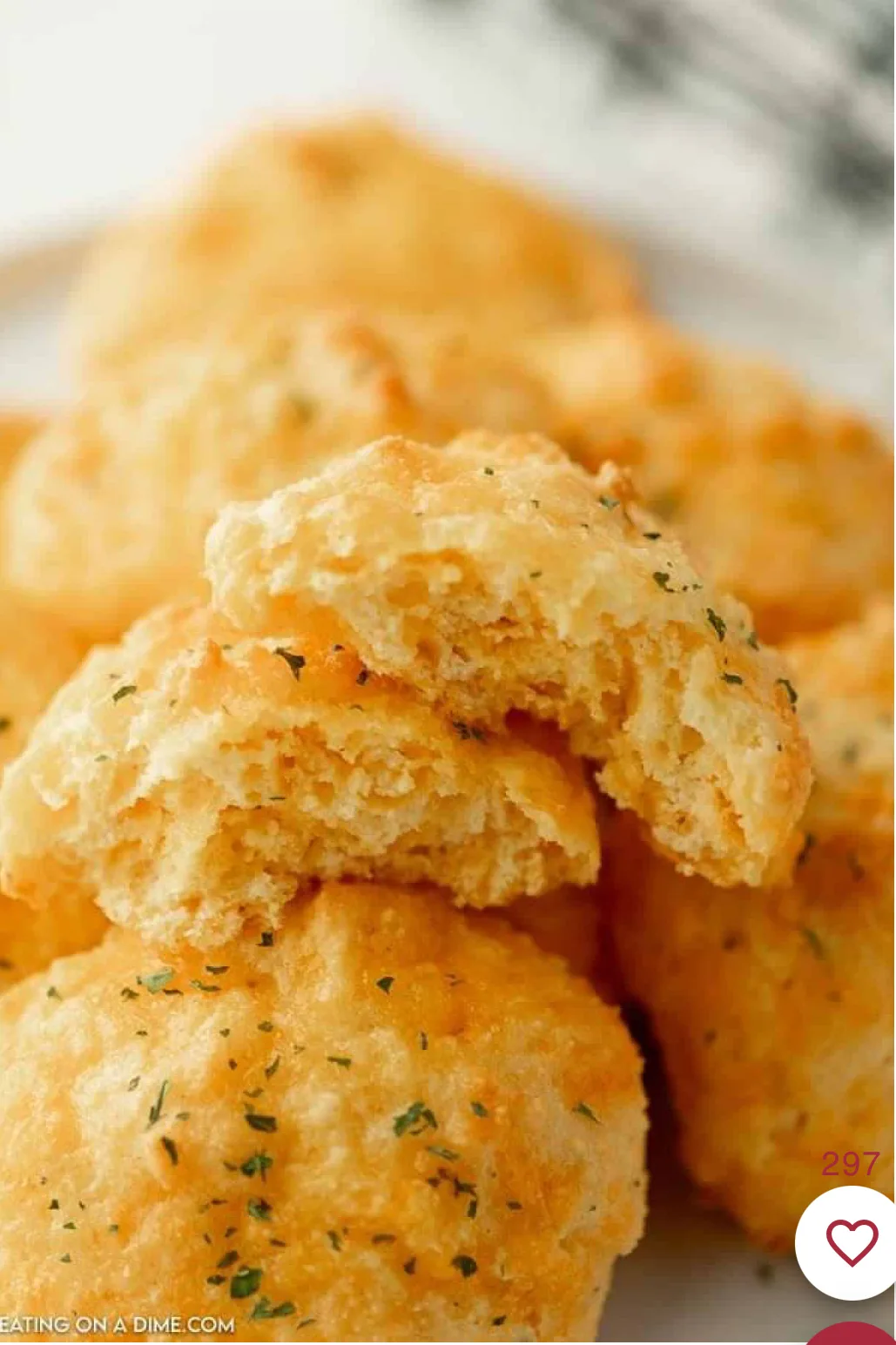 keto-cheddar-biscuits