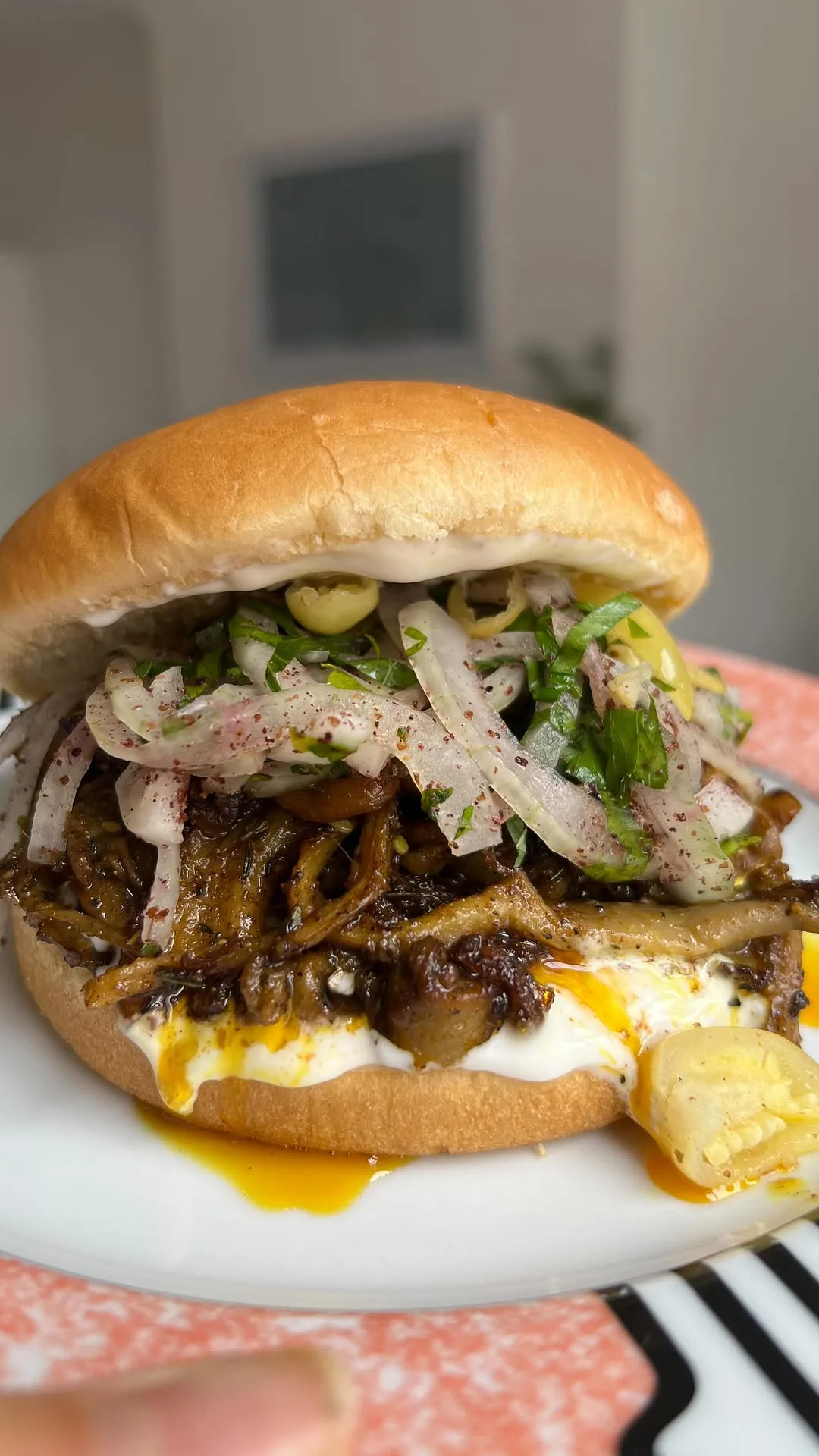 mushroom-shawarma-burger