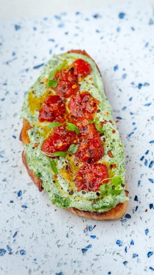 garlicky-ricotta-pesto-toast