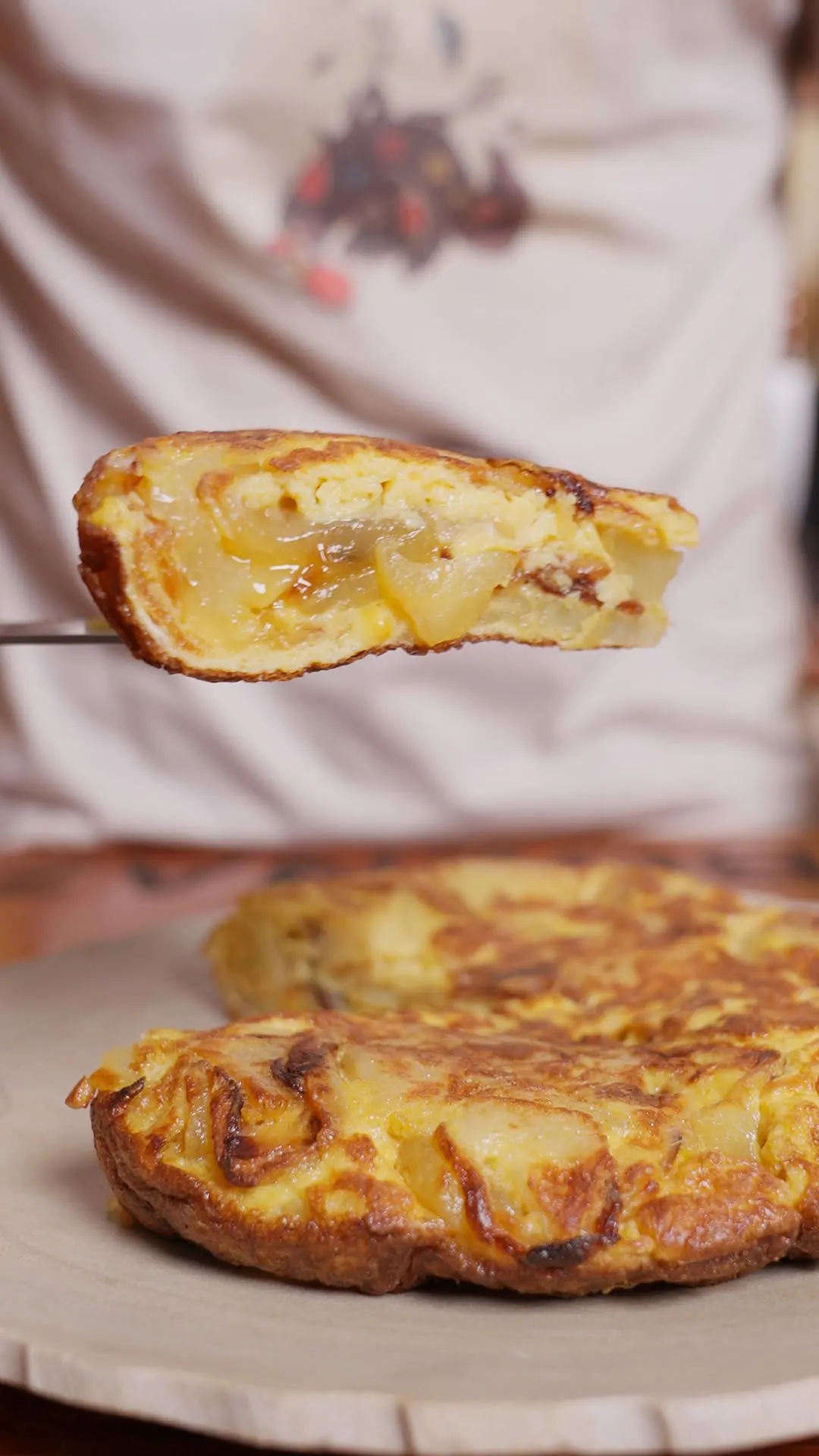clasica-tortilla-espanola-y-ole!-classic-spanish-omelette-y-ole!