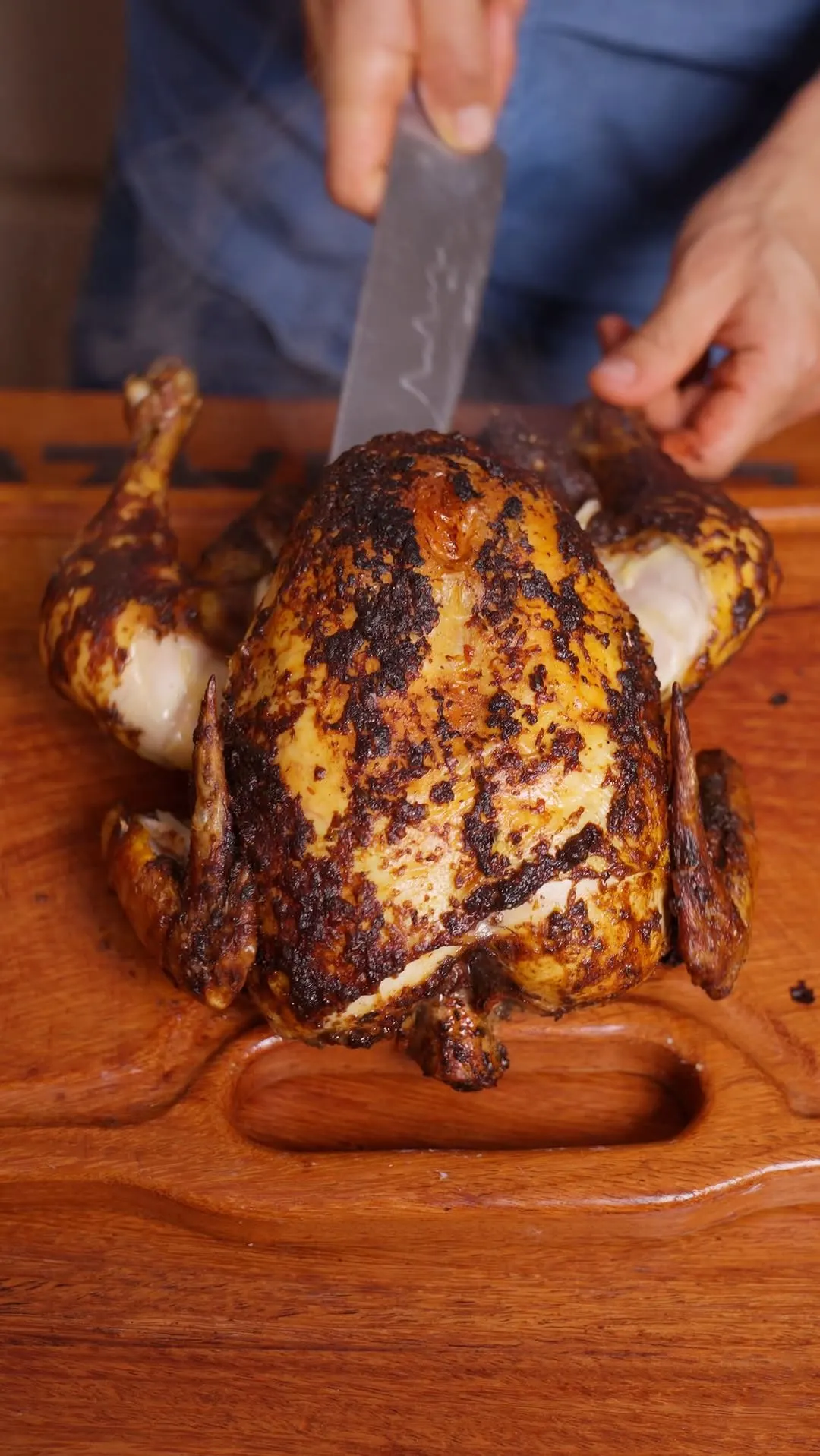 pollo-a-la-brasa-casero-en-freidora-de-aire-con-crema-de-aji-homemade-rotisserie-chicken-in-air-fryer-with-chili-cream-sauce