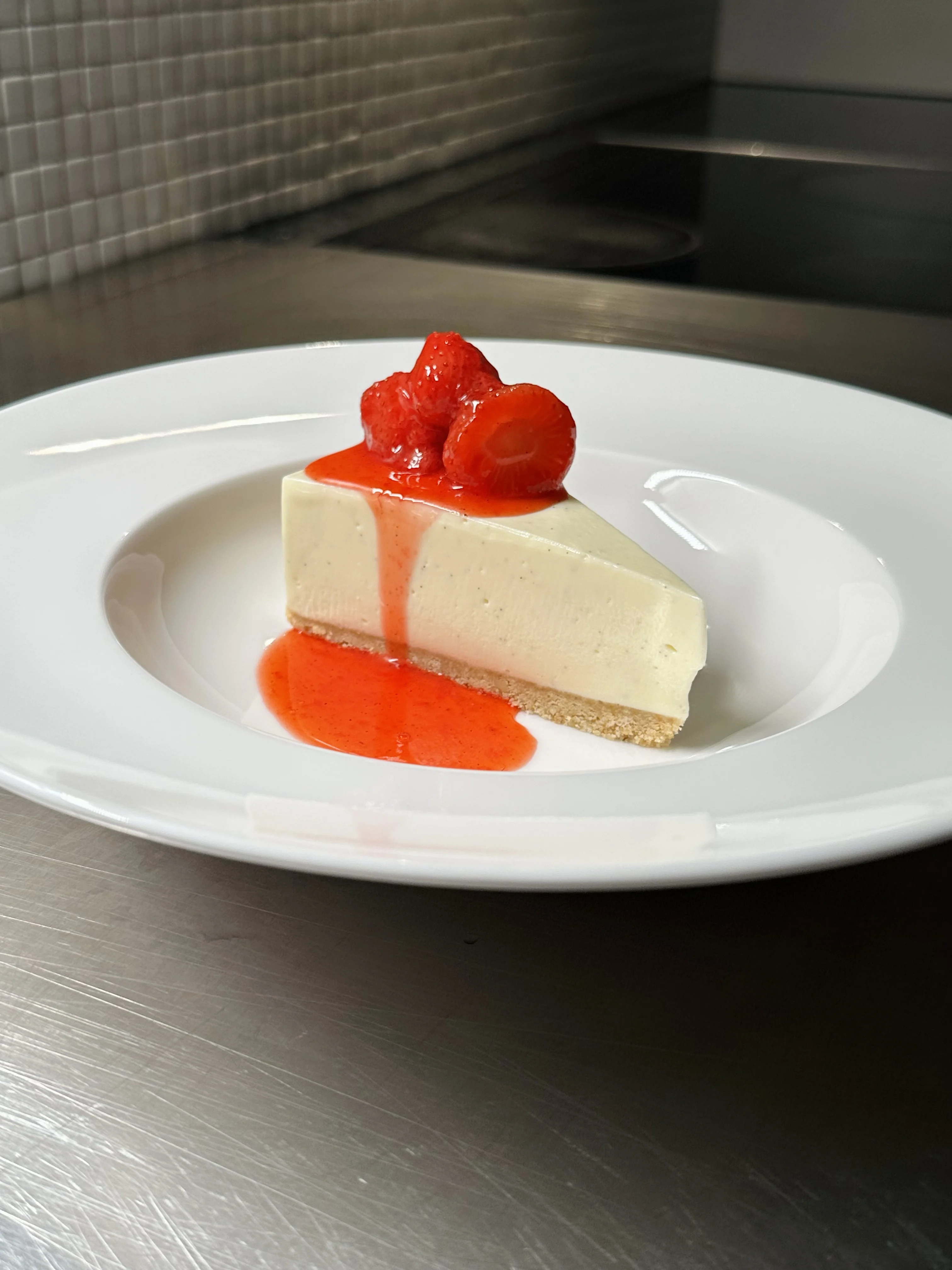 no-bake-strawberry-and-vanilla-cheesecake