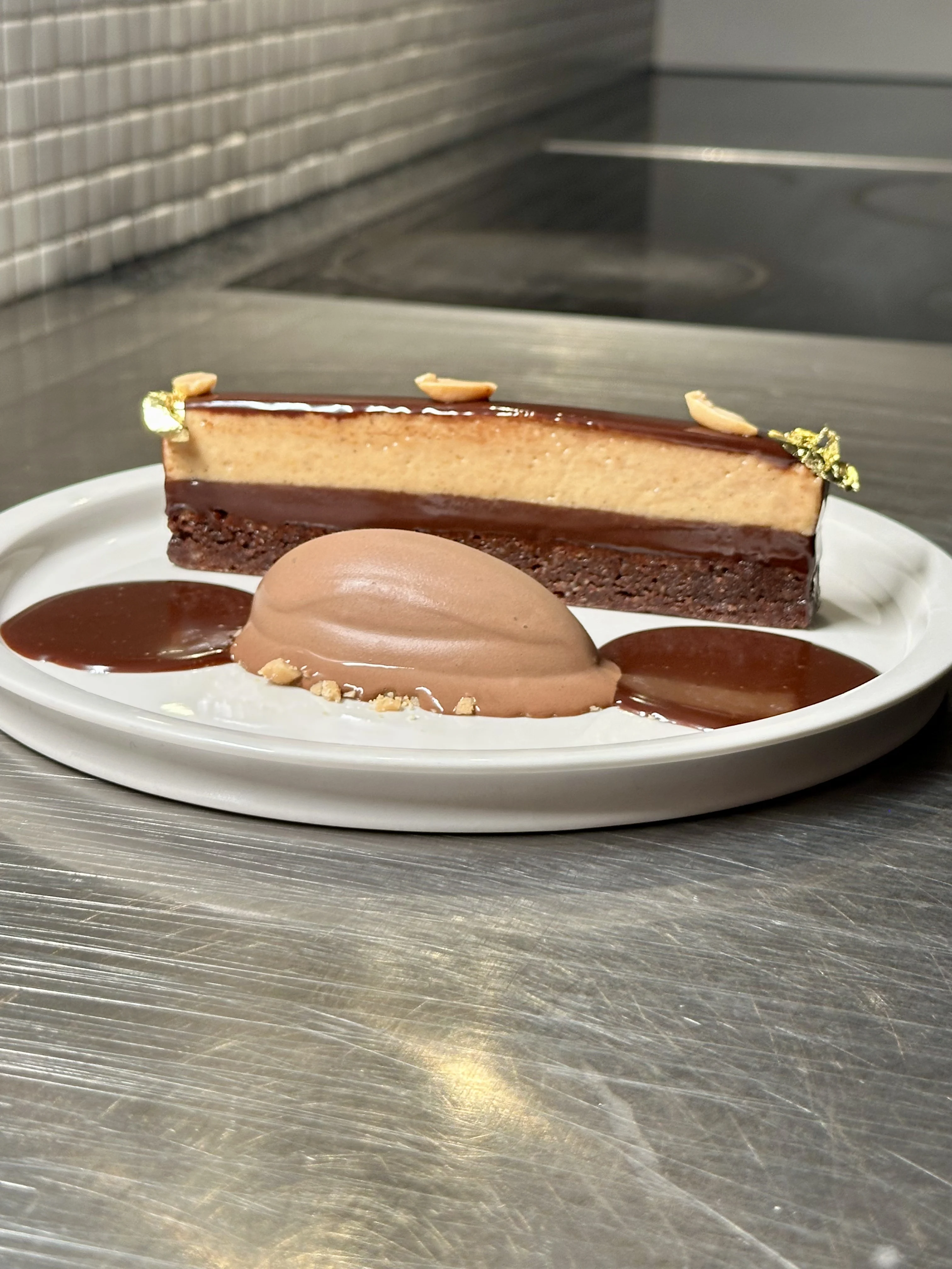 chocolate-peanut-mousse-cake-(snickers-inspired)-with-coffee-ice-cream