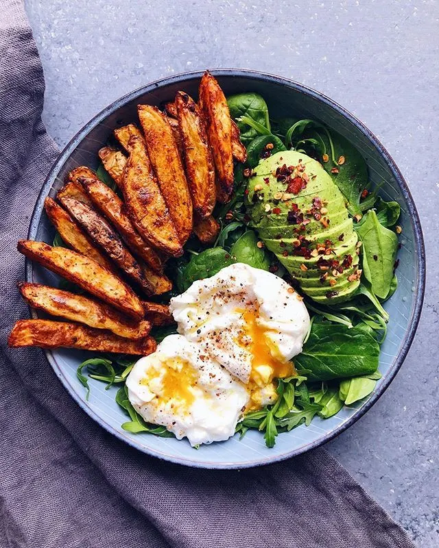 ms:-avocado-and-veggie-breakfast-bowl-with-sweet-potato-and-egg