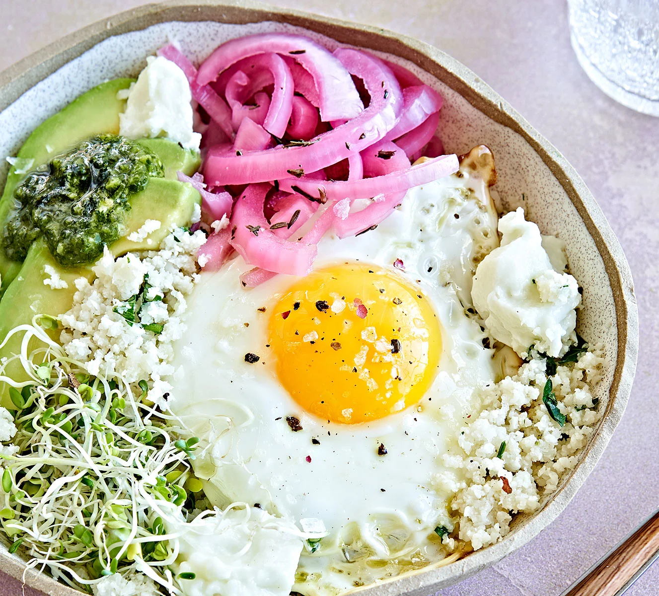 type-2-diabetes:-savory-avocado-and-egg-bowl-with-cauliflower-rice
