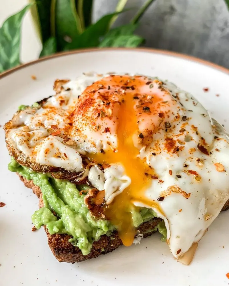 endometriosis:-avocado-and-hummus-toast-on-sprouted-grain-bread