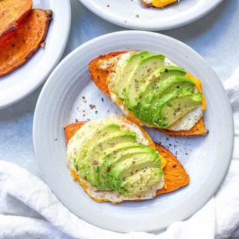 sweet-potato-toast-with-avocado-and-egg