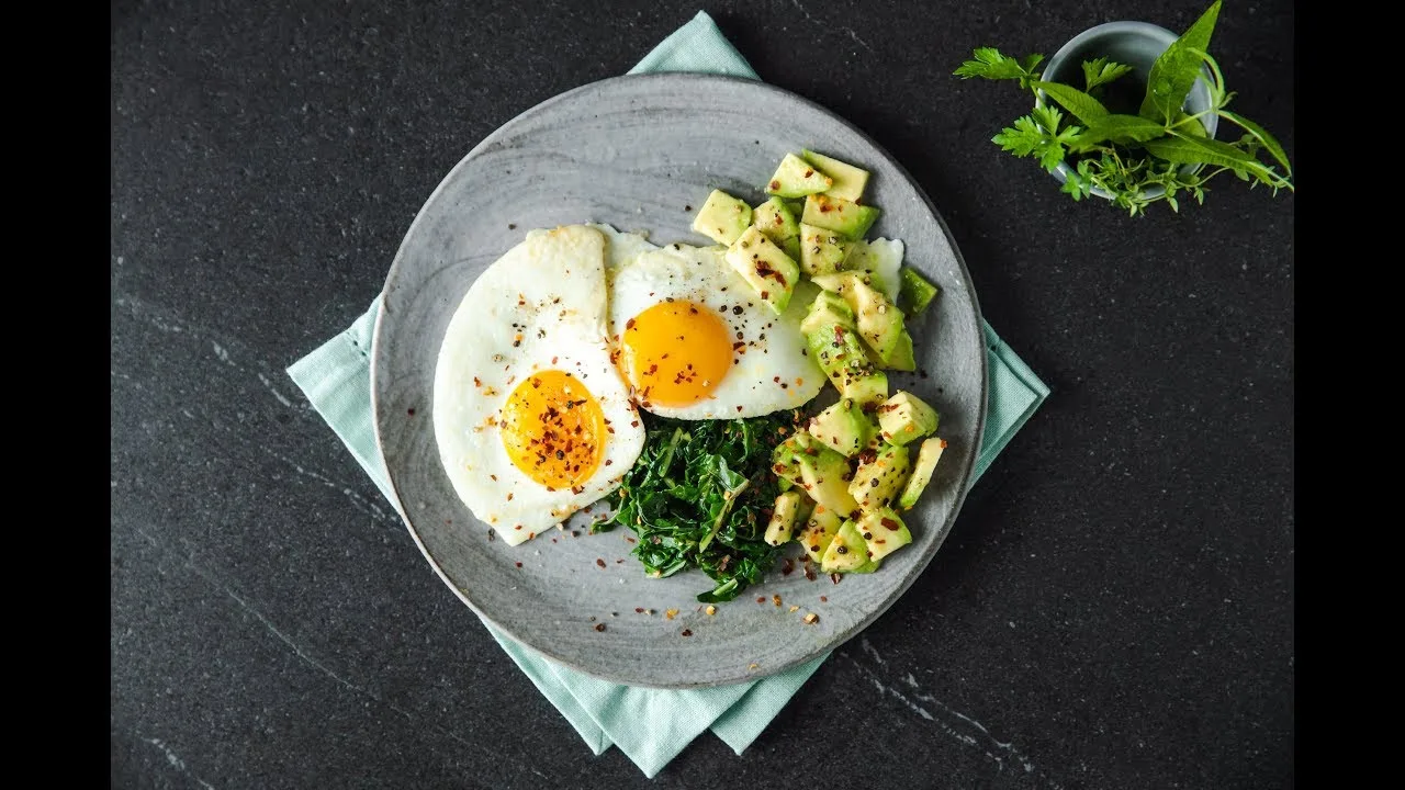 candida:-savory-egg-and-avocado-plate-with-greens
