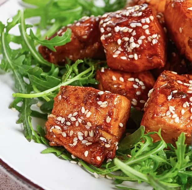 insulin-resistance:-salmon-salad-lettuce-wraps