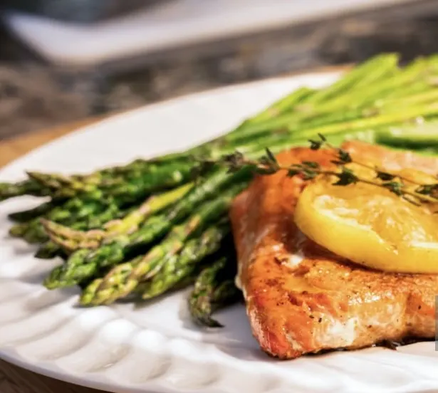 insulin-resistance:-salmon-and-asparagus-sheet-pan-dinner