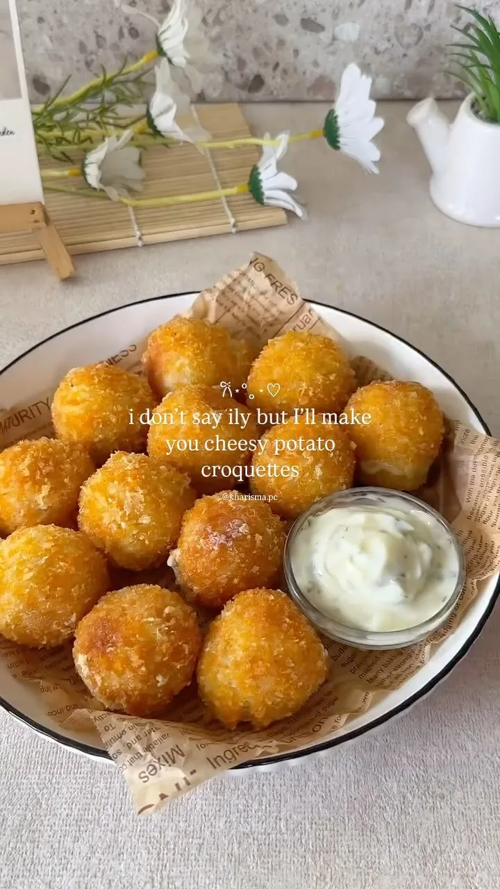 cheesy-potato-croquettes