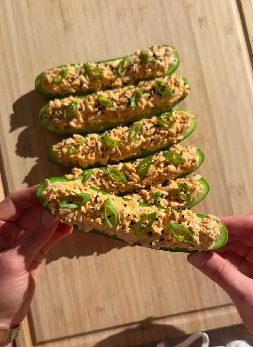 high-protein-cucumber-tuna-boats