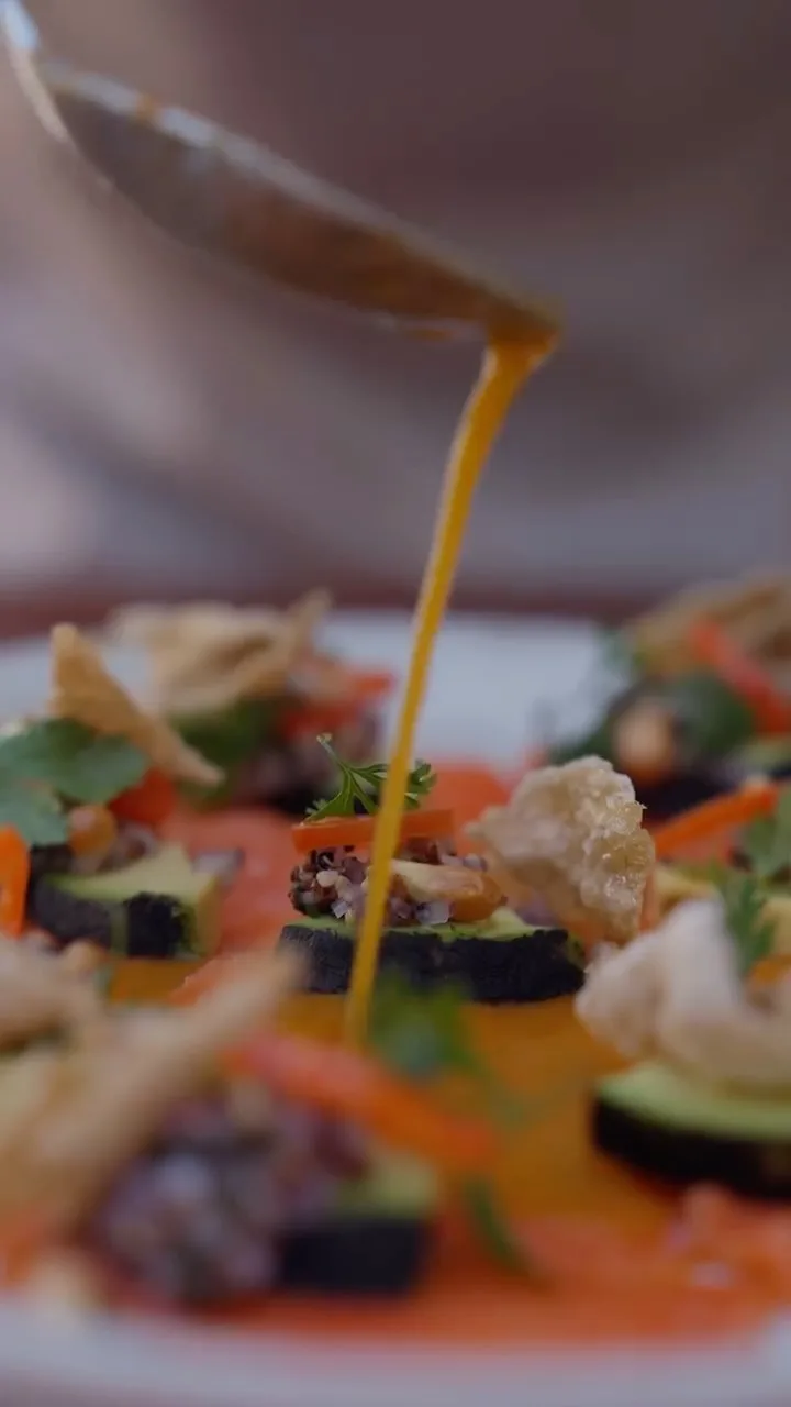tiradito-andino-de-trucha-en-leche-de-tigre-al-batan-andean-trout-tiradito-in-tiger's-milk-on-batan