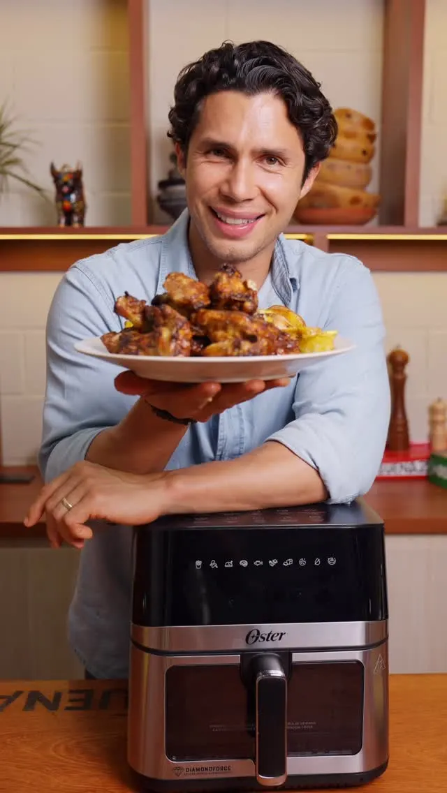 alitas-con-sabor-a-brasa-en-freidora-de-aire-y-su-crema-de-aji-grilled-flavor-wings-in-air-fryer-and-its-chili-cream