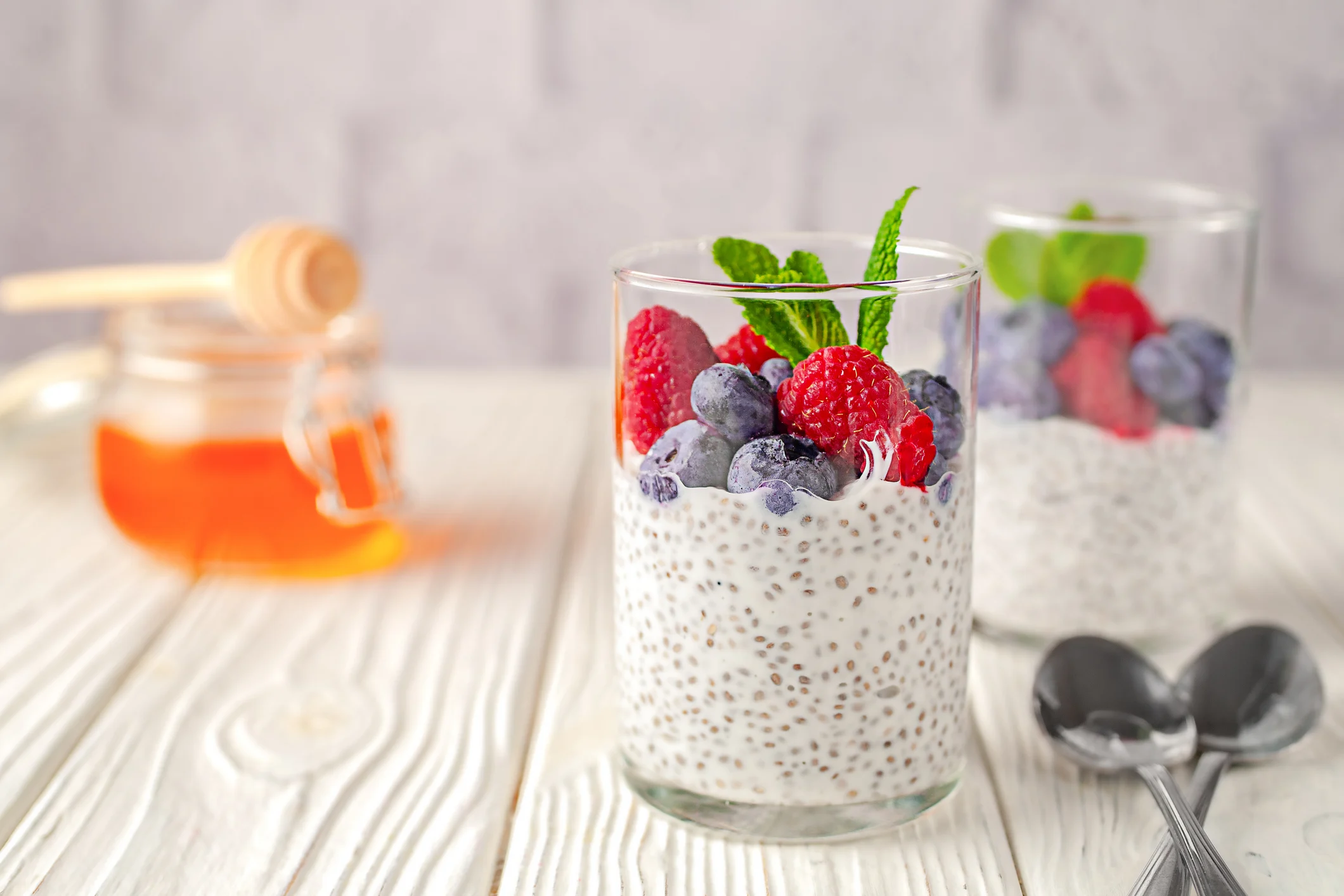 pmdd:-chia-berry-pudding-with-coconut-yogurt