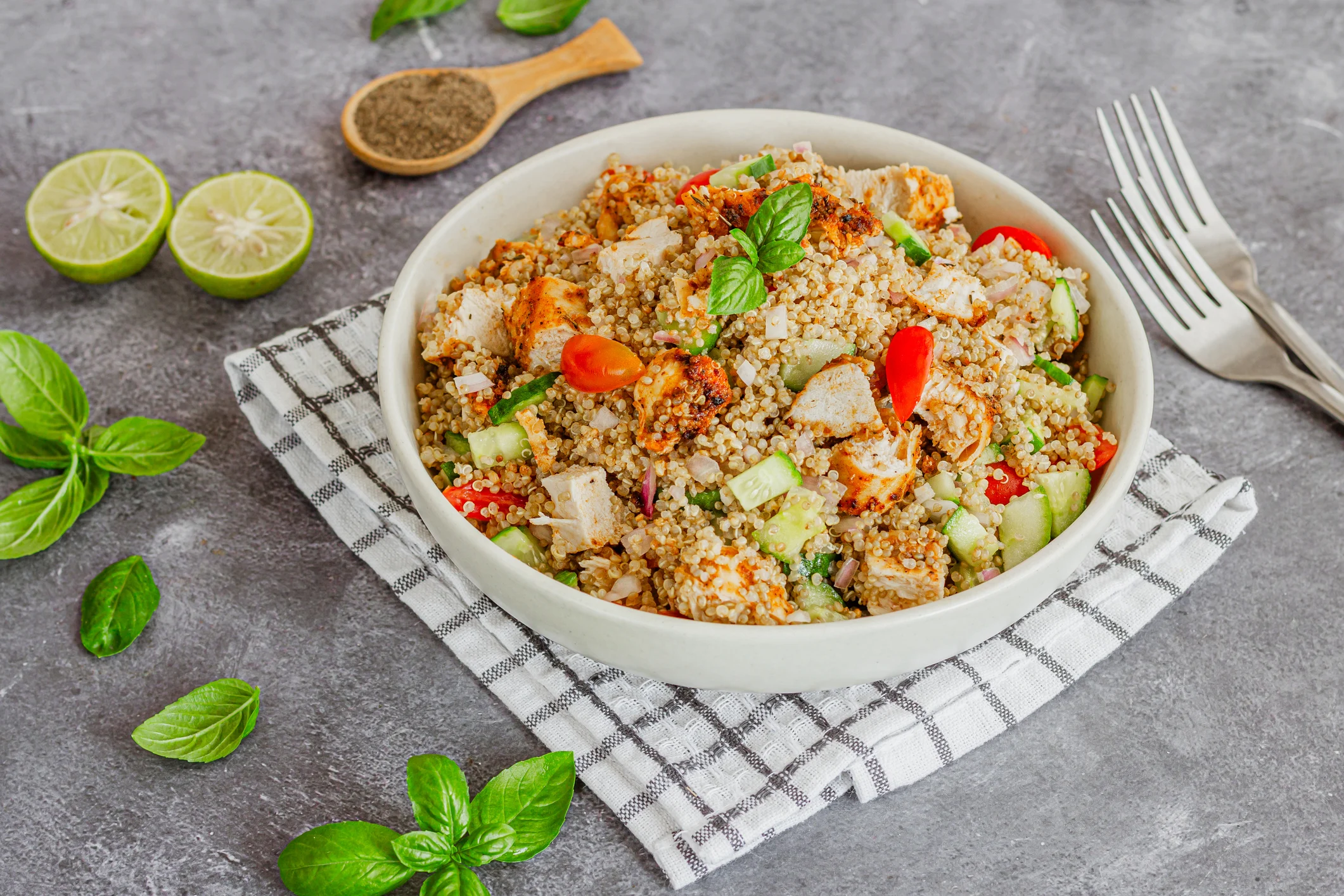 ibs:-low-fodmap-grilled-chicken-and-zucchini-quinoa-bowl