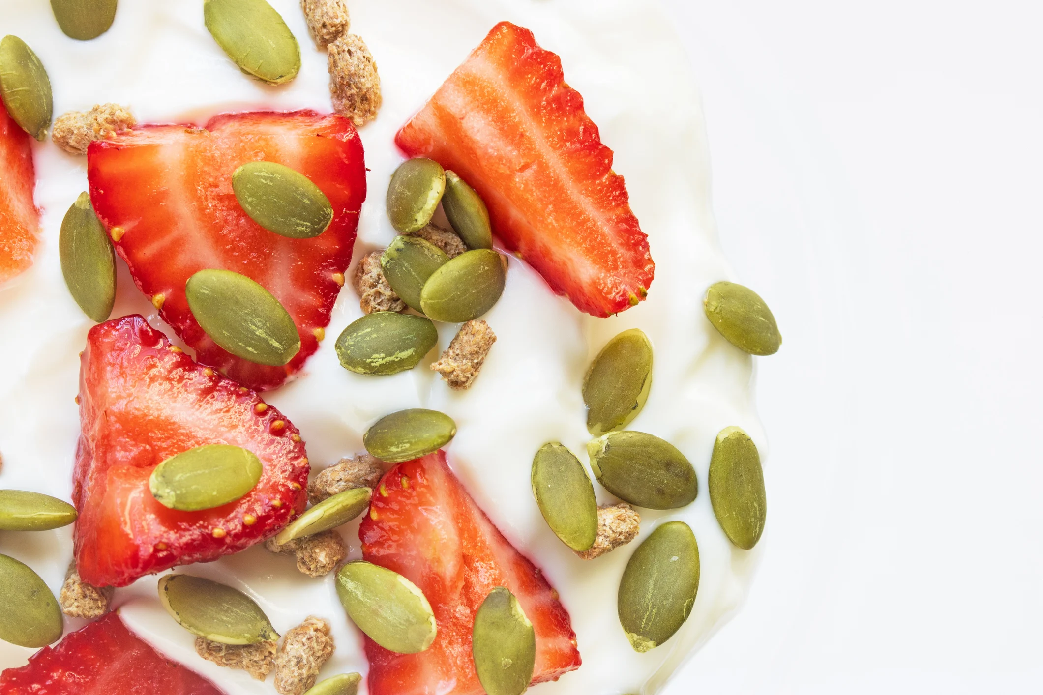 ibs:-coconut-yogurt-and-strawberry-parfait-with-pumpkin-seeds