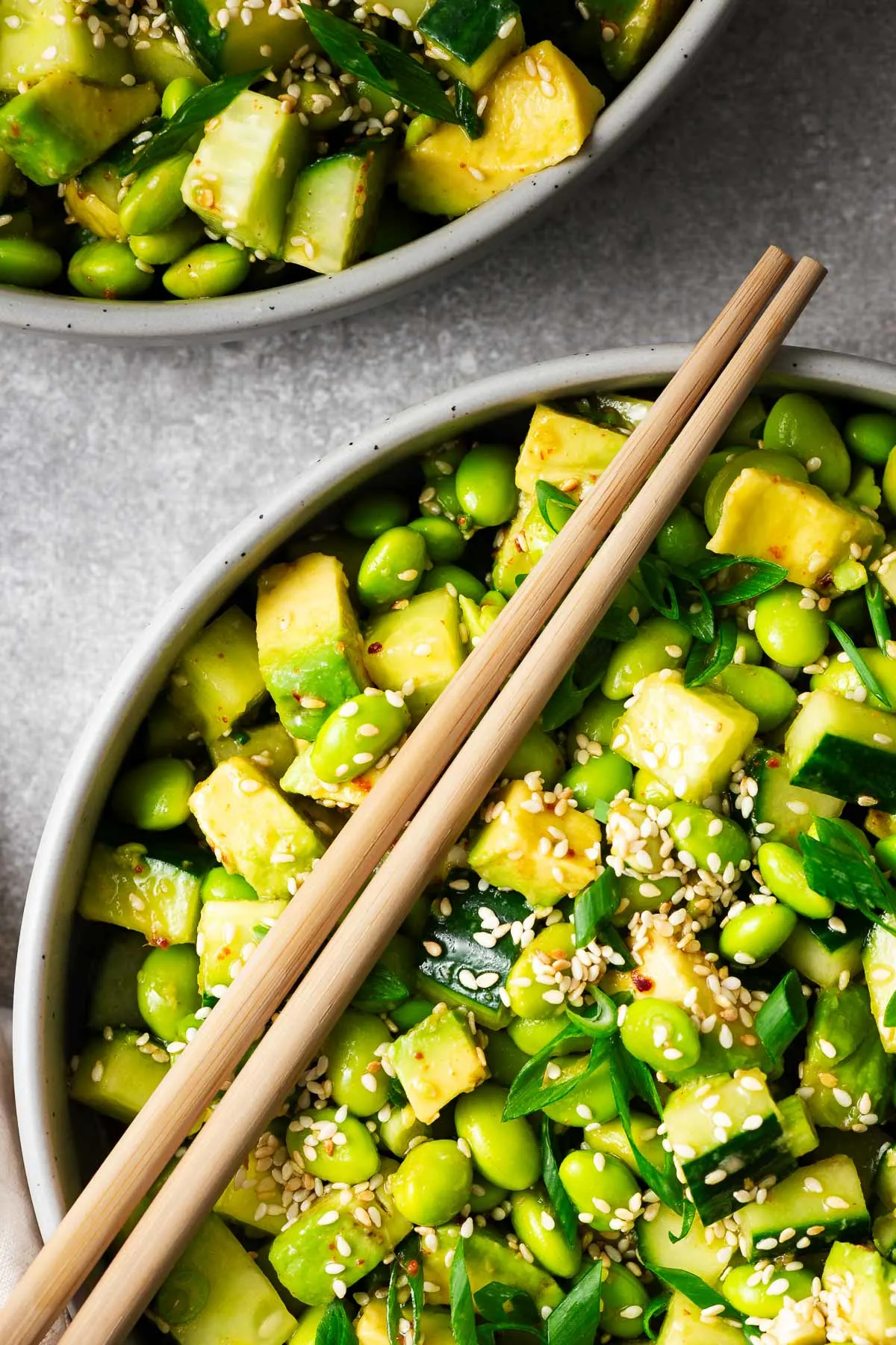 menopause-snack:-edamame-and-avocado-bowl-with-sesame-salt