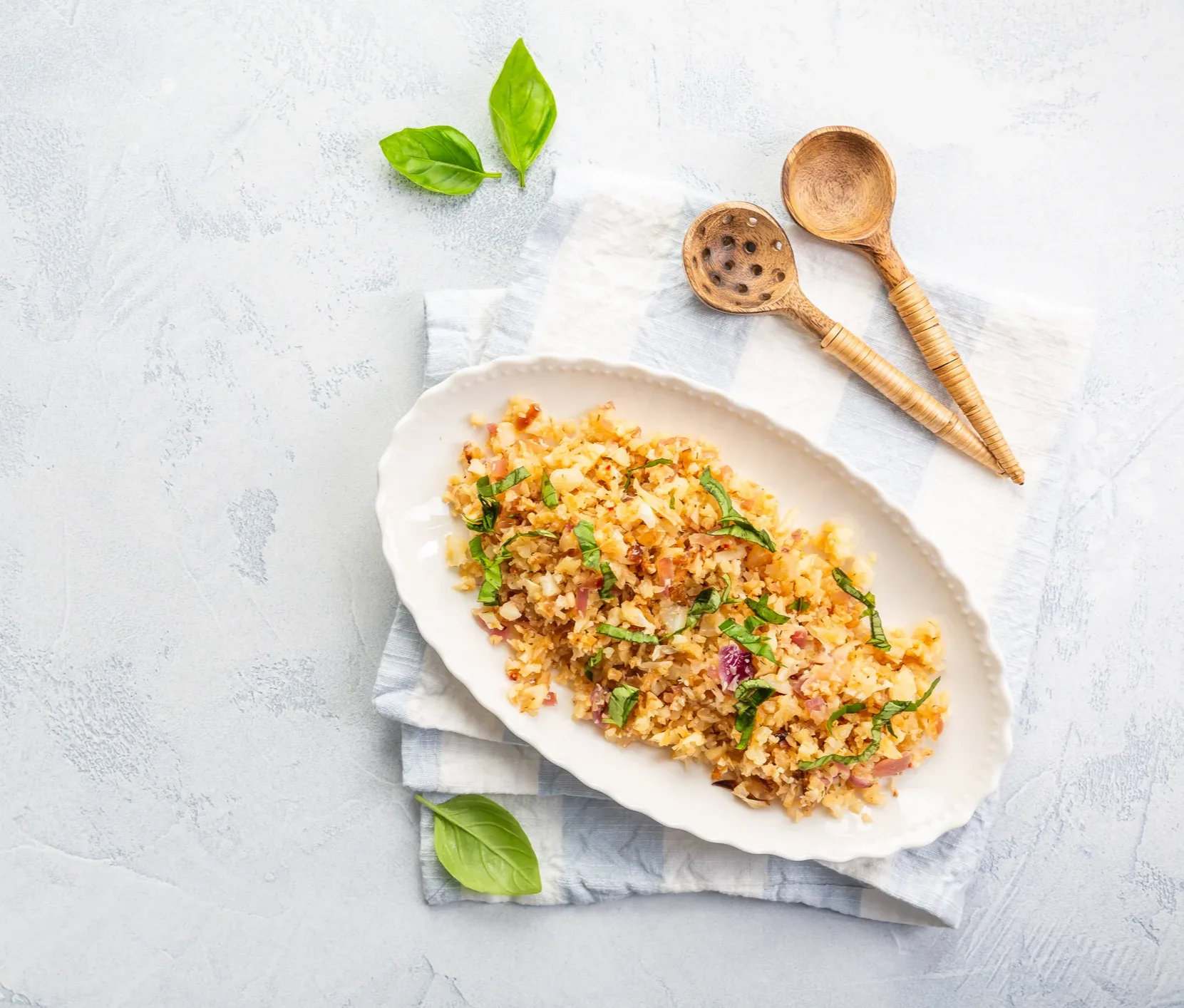 hashimotos:-cauliflower-rice-with-turkey-broccoli-and-coconut-aminos