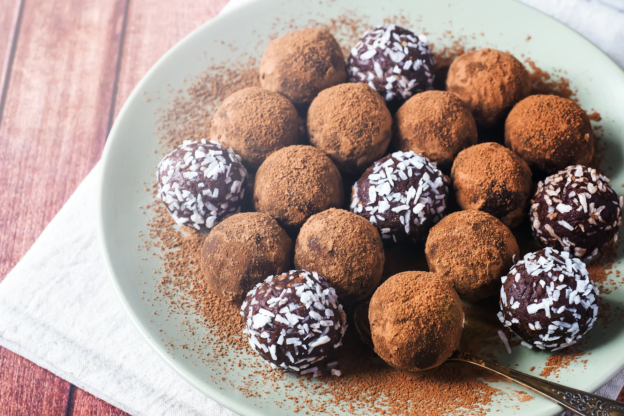 type-1-diabetes:-almond-butter-cacao-fat-bombs