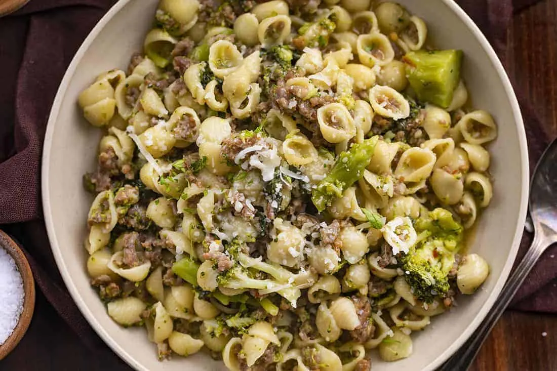 low-histamine:-chicken-sausage-pasta-bowl-with-brocc