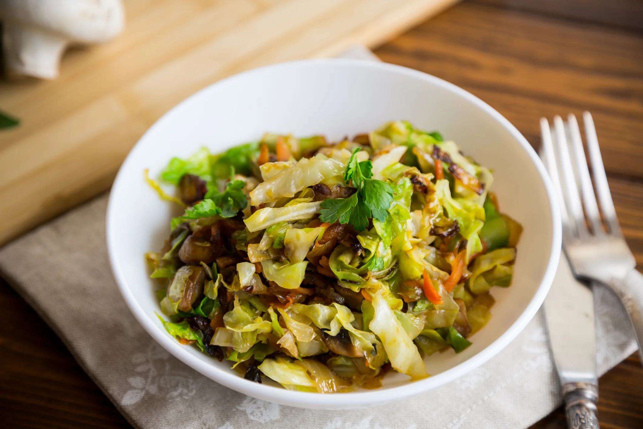 hypothyroid:-cabbage-and-beef-stir-fry-with-ginger-and-coconut-aminos