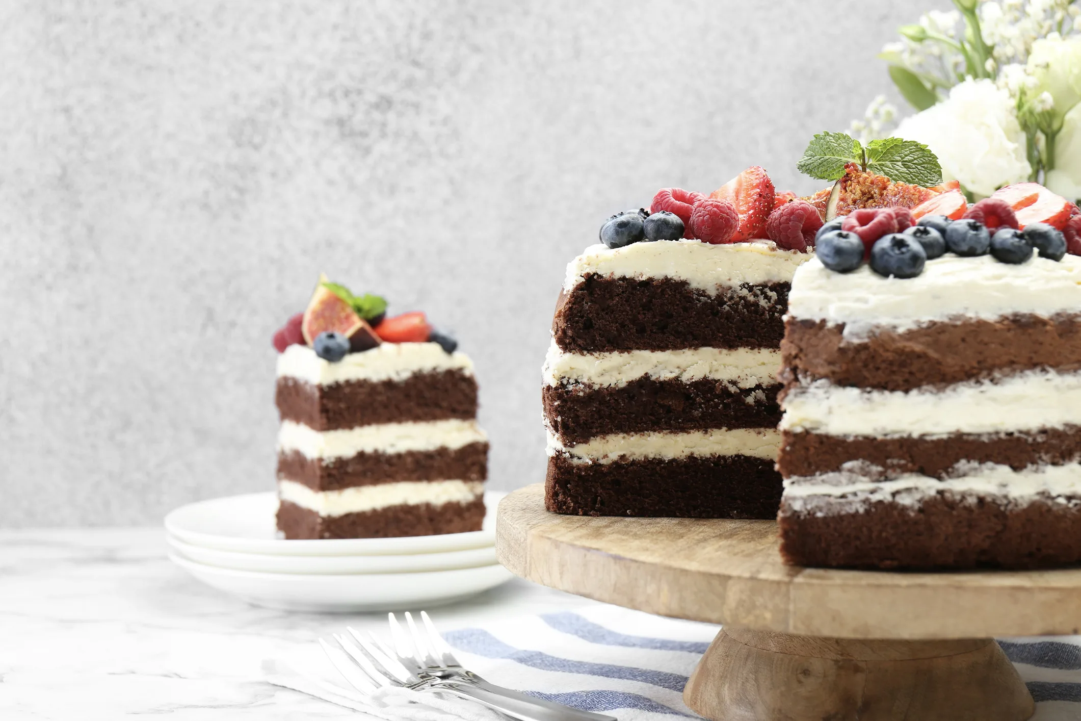 superfood-cacao-cake-with-whipped-coconut-creme-frosting