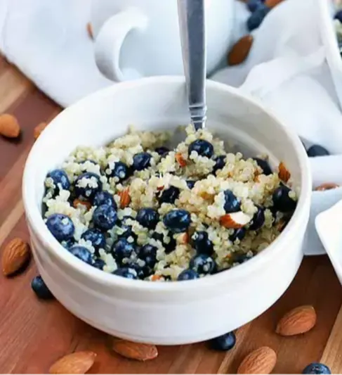 ibs:-low-fodmap-blueberry-breakfast-quinoa