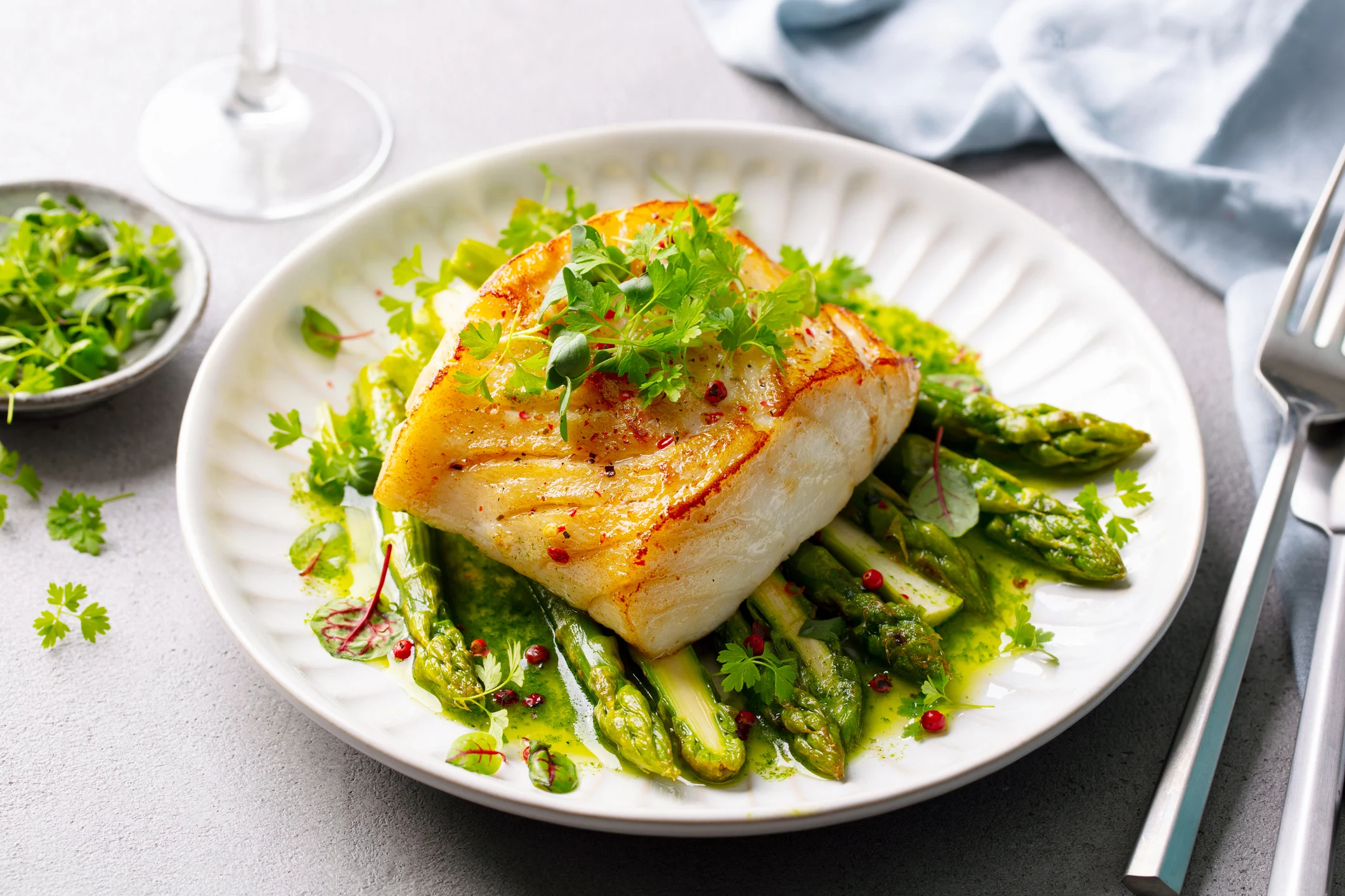 endometriosis:-baked-cod-with-mashed-cauliflower-and-asparagus