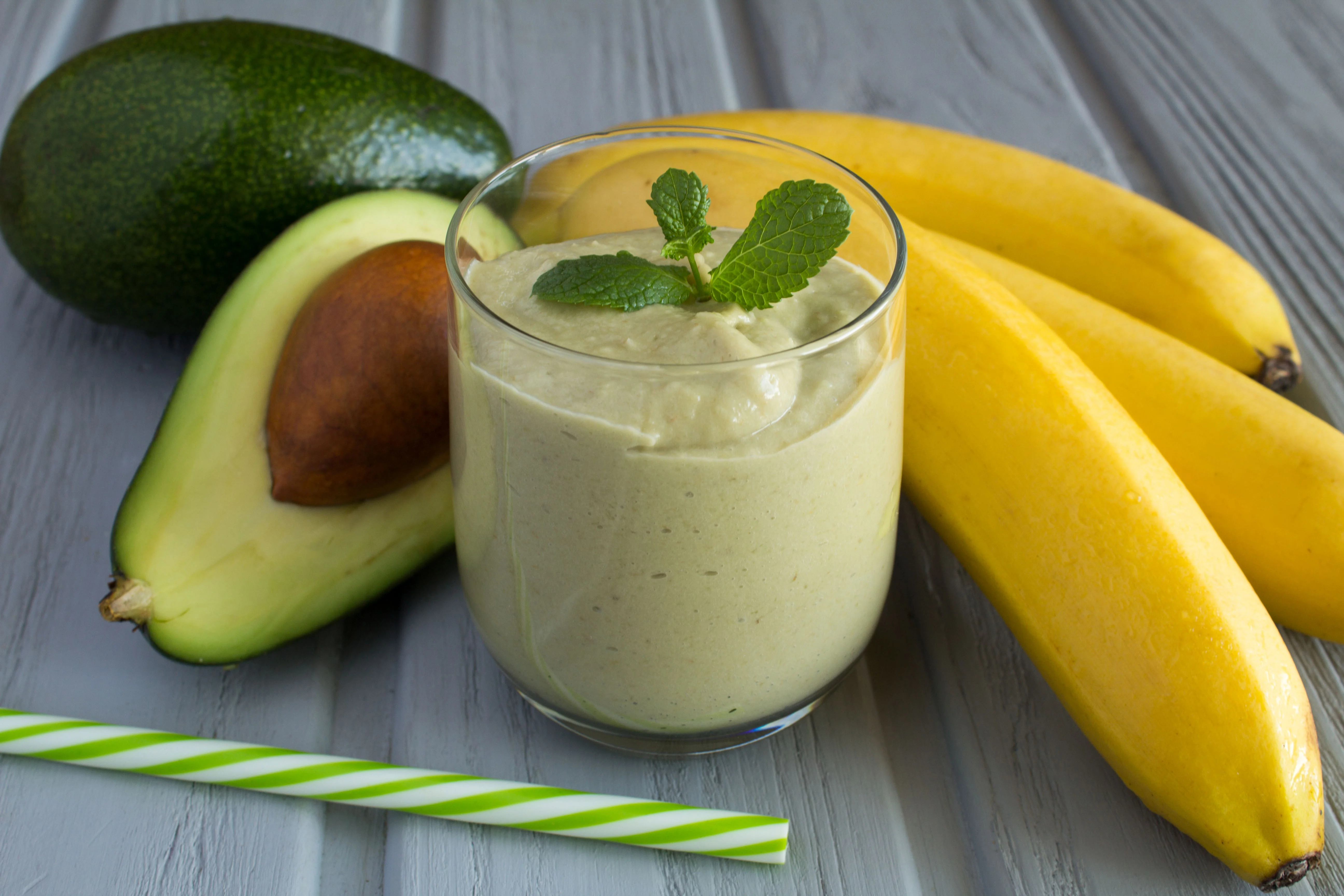 migraines:-avocado-banana-magnesium-smoothie