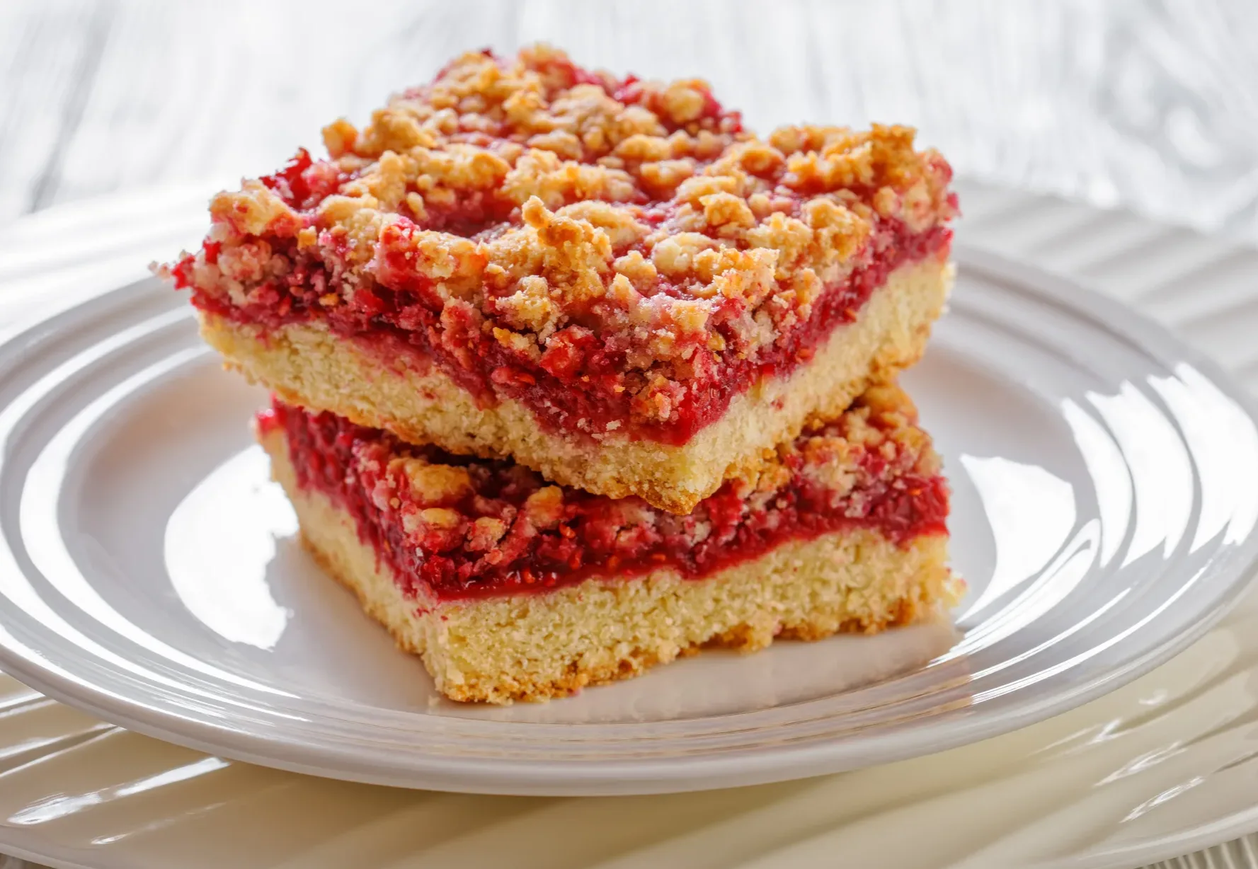 pcospmdd:-raspberry-chia-seed-jam-bars